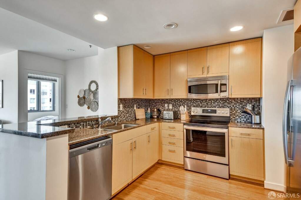255 Berry Street #703, San Francisco, CA 94158