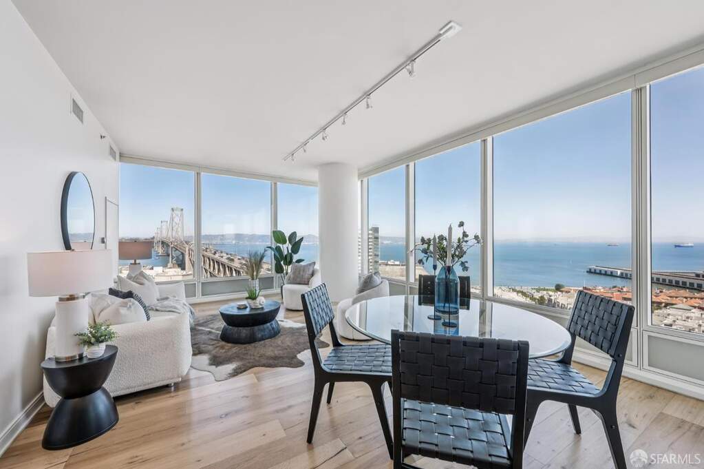 425 1st Street #1402, San Francisco, CA 94105