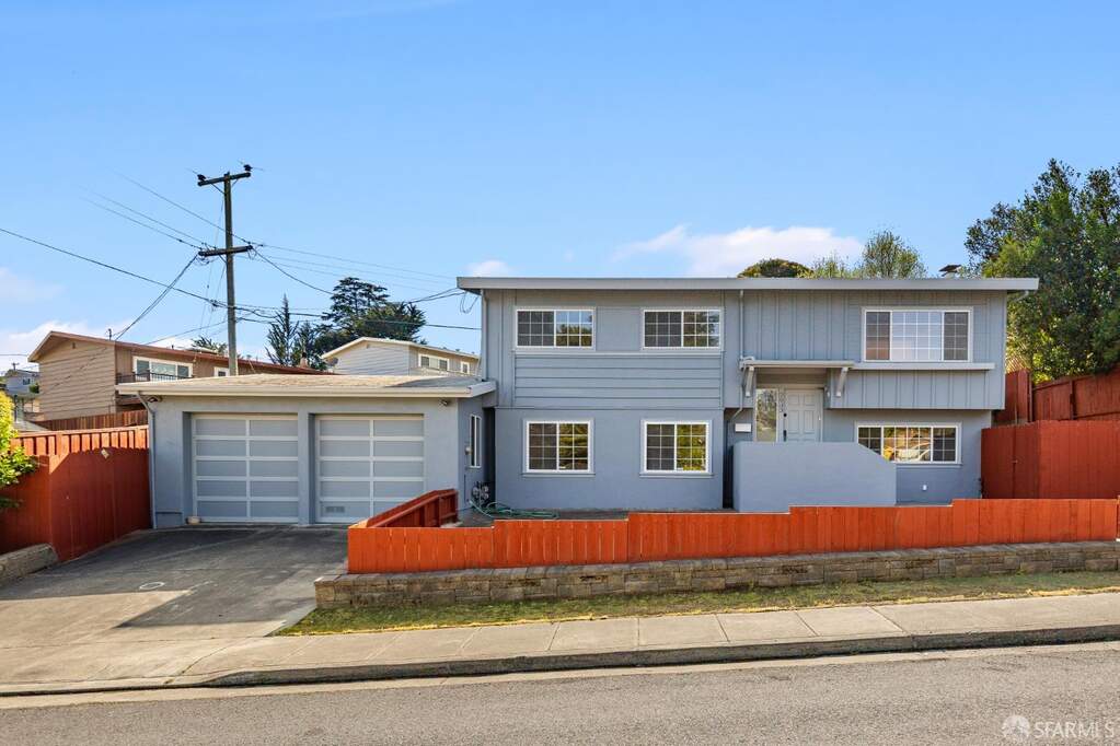 2033 Oakmont Drive