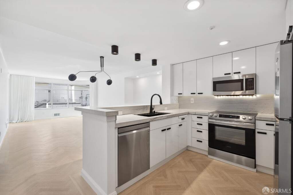 403 Main Street #717, San Francisco, CA 94105