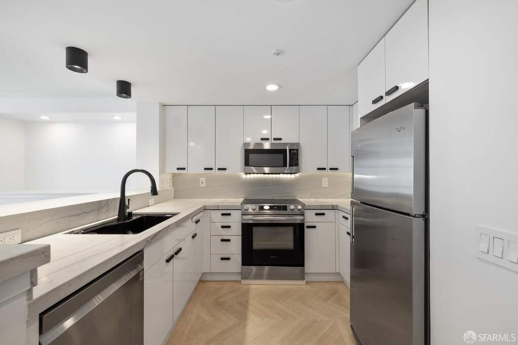 403 Main Street #717, San Francisco, CA 94105