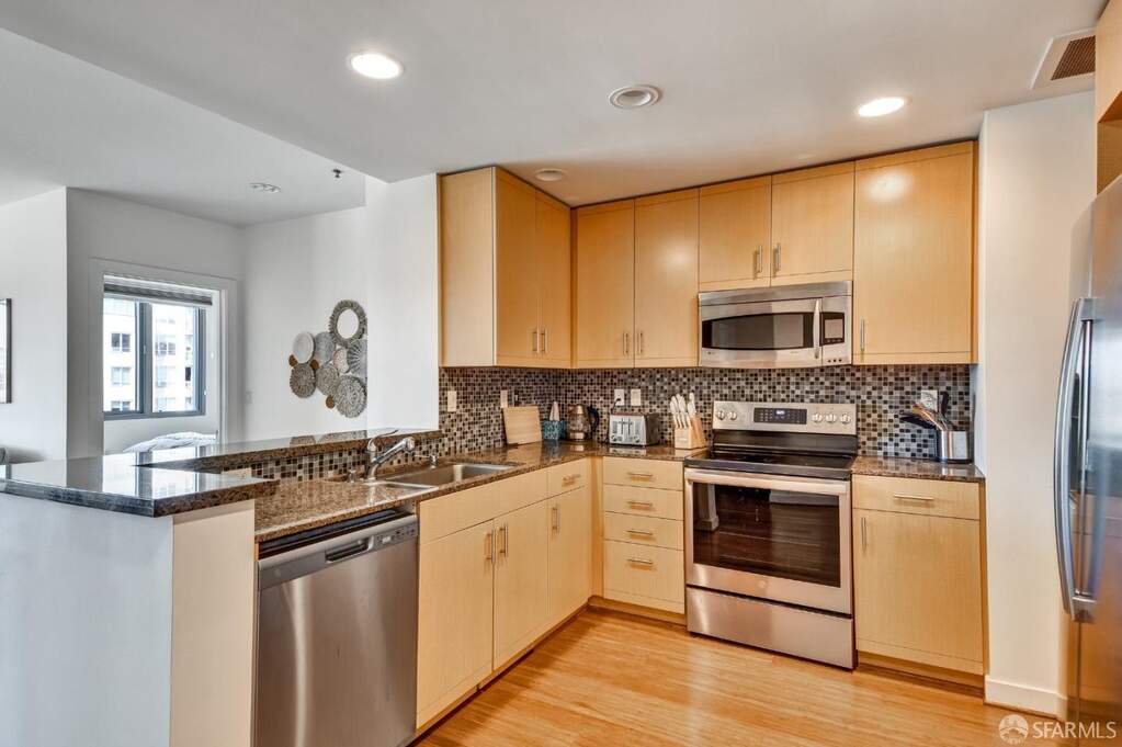 255 Berry Street #703, San Francisco, CA 94158