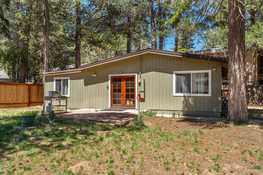 1110 Bonanza Avenue, South Lake Tahoe, CA 96150