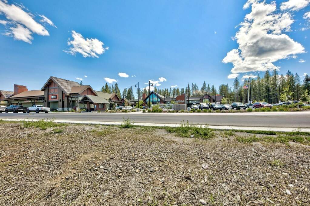 10110 Soaring Way, Truckee, CA 96161