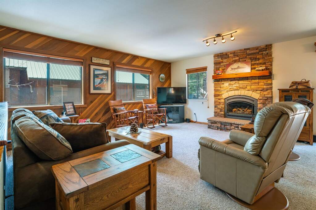 7283 3rd Avenue, Tahoma, CA 96142