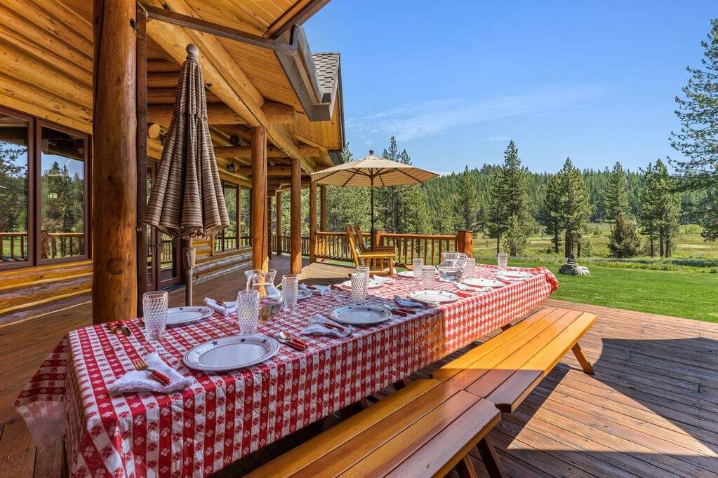7555 State Highway 89, Sierraville, CA 96126