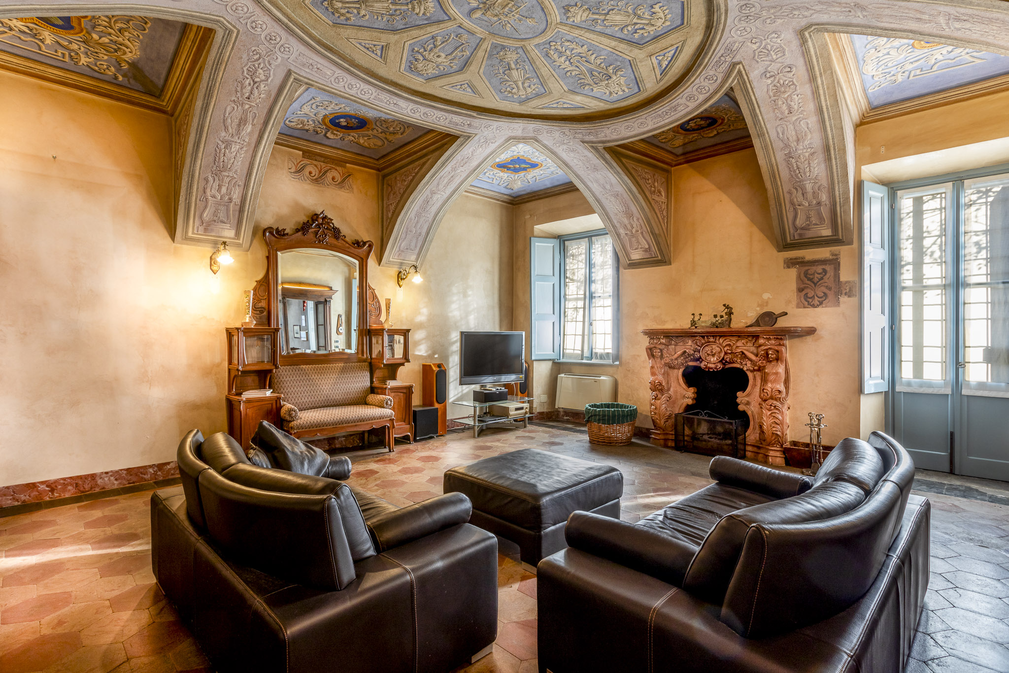 9 Bedroom Villa/Townhouse's Image 18