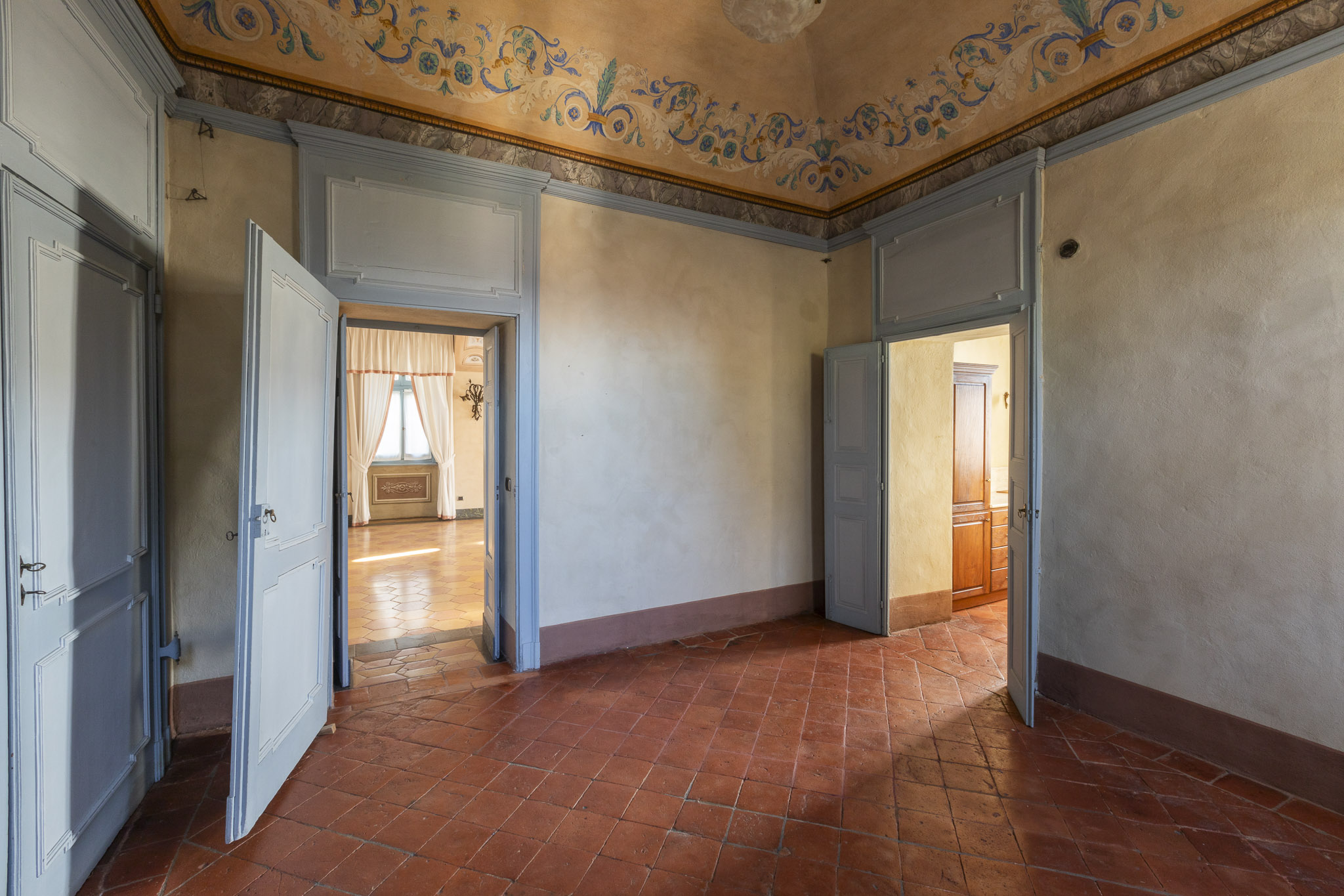 9 Bedroom Villa/Townhouse's Image 10