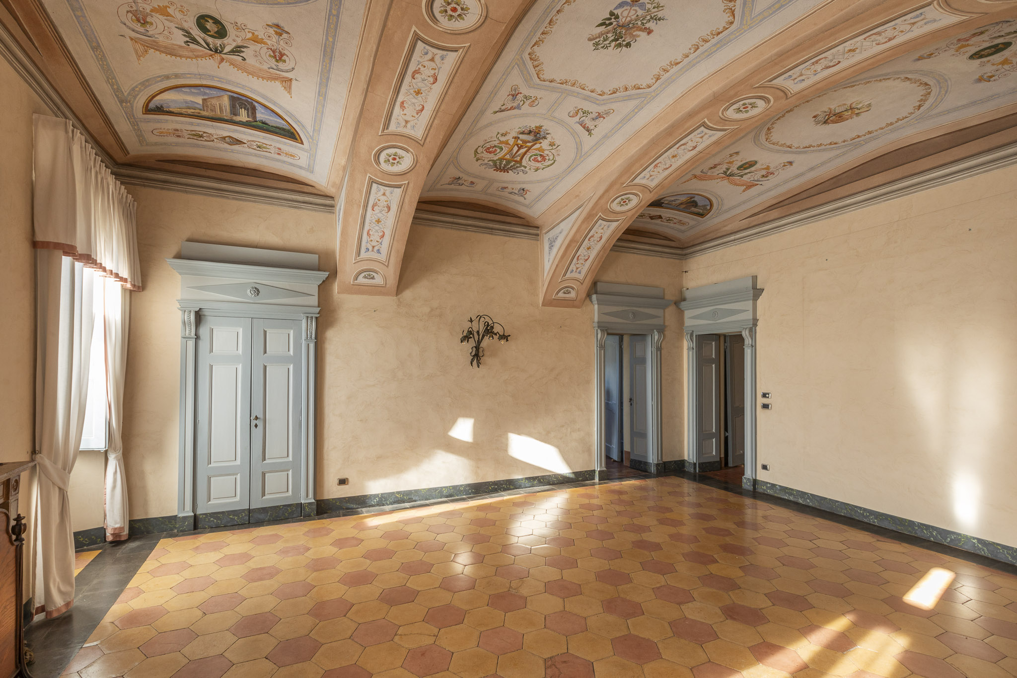 9 Bedroom Villa/Townhouse's Image 7