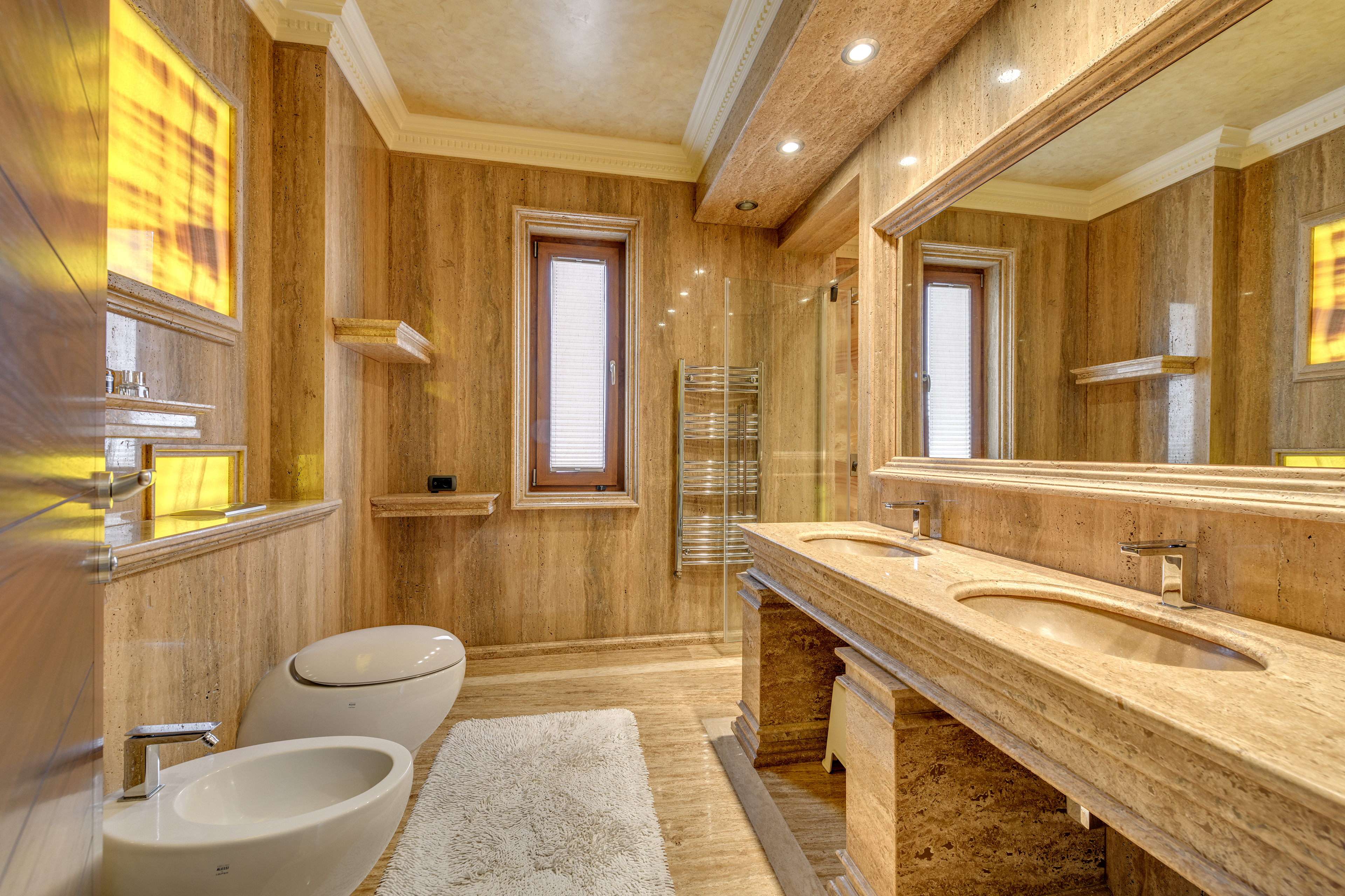 5 Bedroom Single Family Home/House's Image 12
