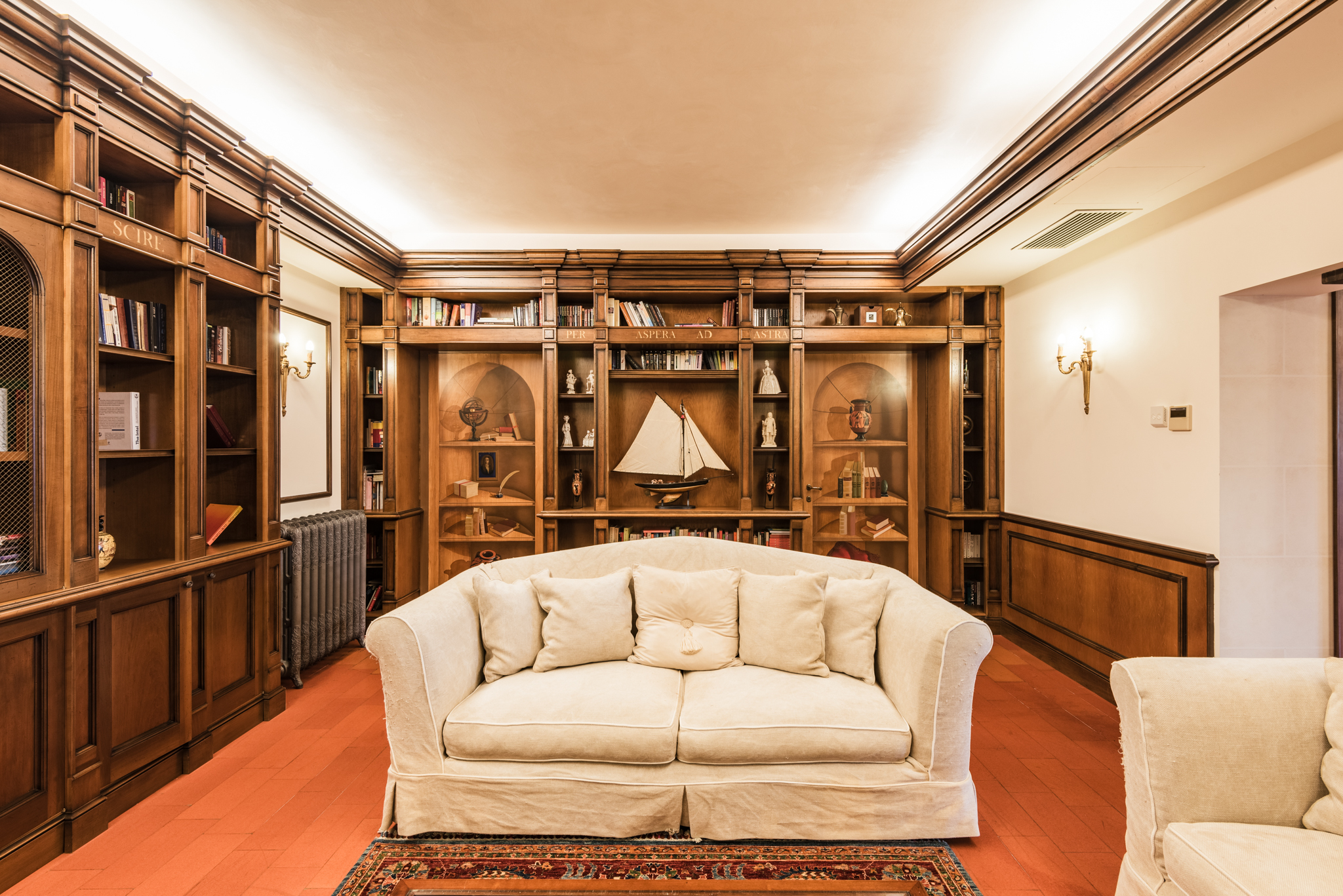7 Bedroom Villa/Townhouse's Image 14