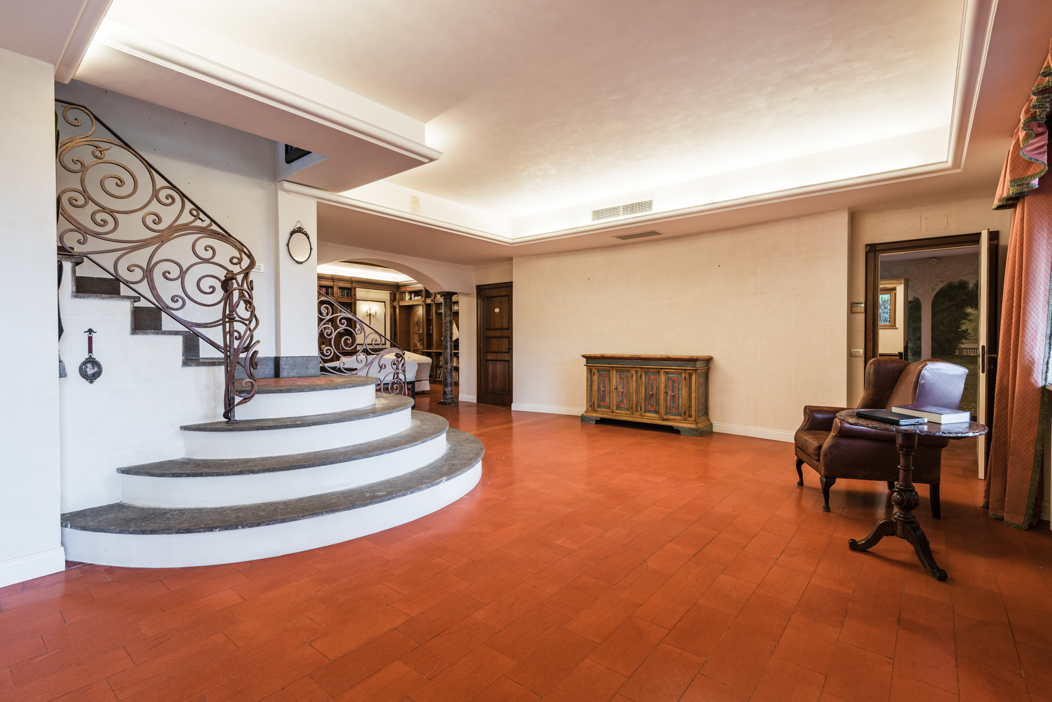 7 Bedroom Villa/Townhouse's Image 11