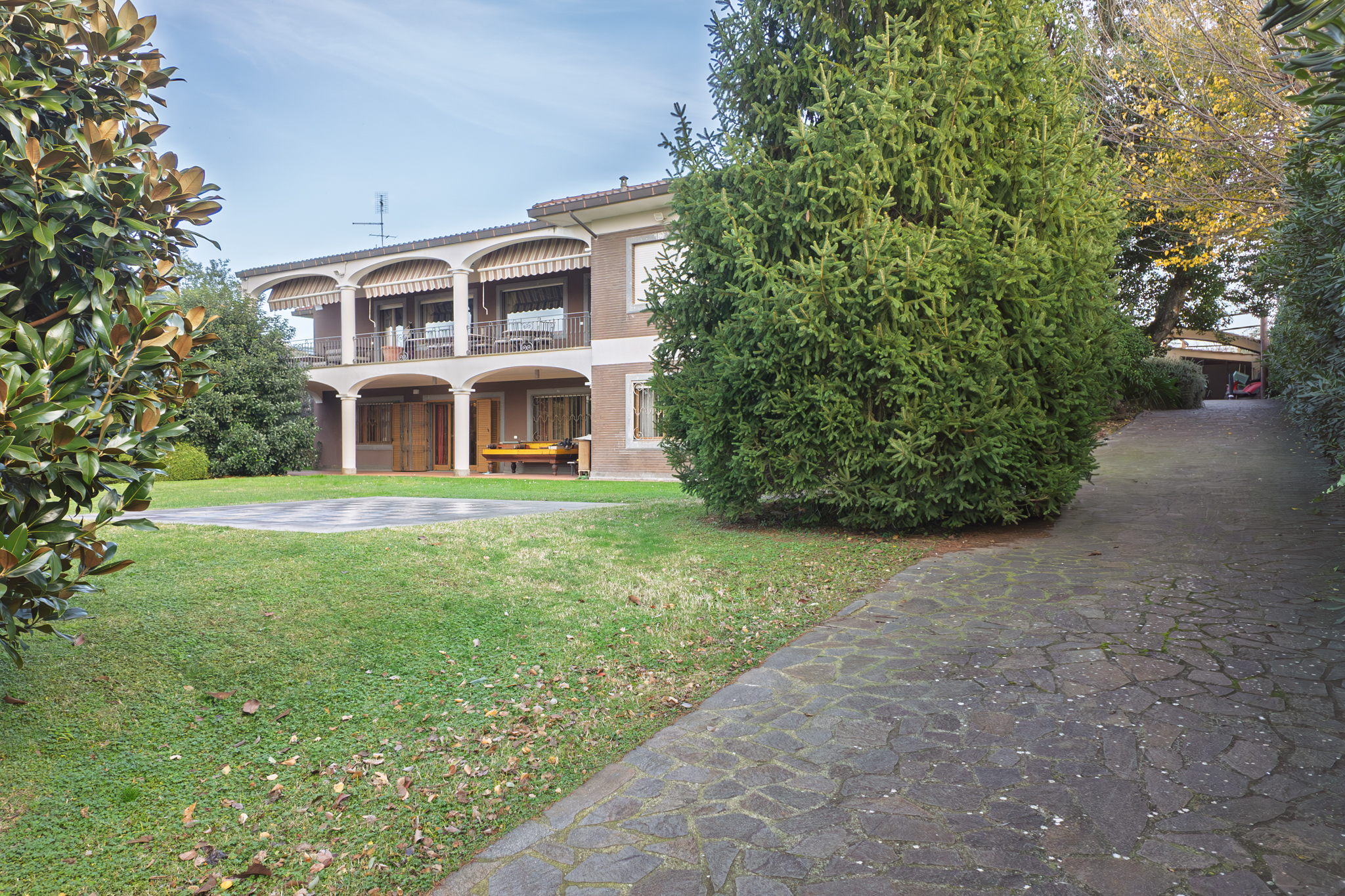 7 Bedroom Villa/Townhouse's Image 29