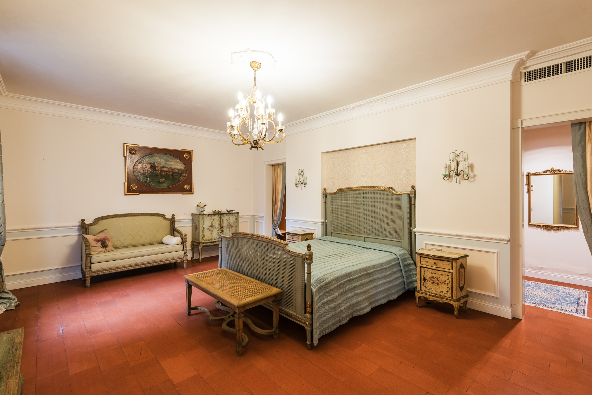 7 Bedroom Villa/Townhouse's Image 21