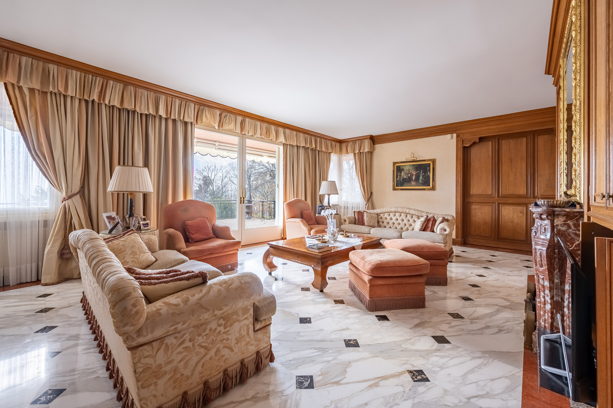 6 Bedroom Villa/Townhouse's Image 8
