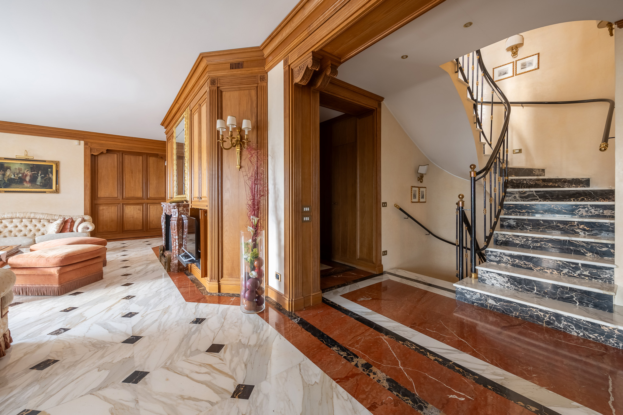 6 Bedroom Villa/Townhouse's Image 20
