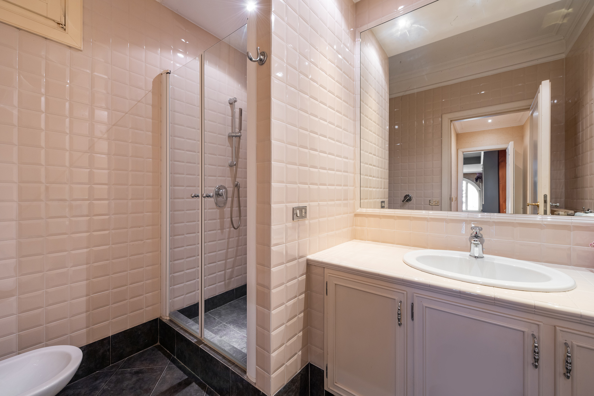6 Bedroom Villa/Townhouse's Image 35