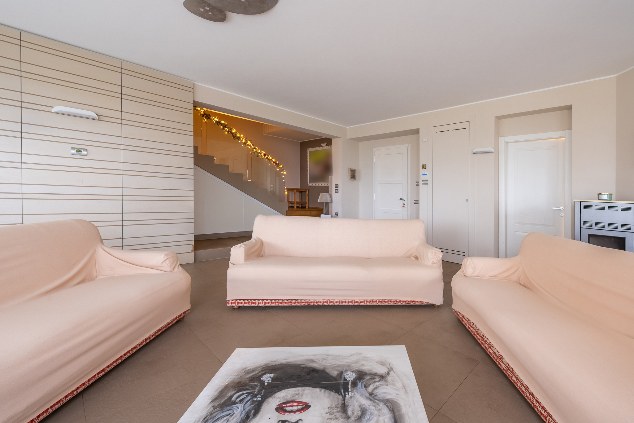 6 Bedroom Villa/Townhouse's Image 43