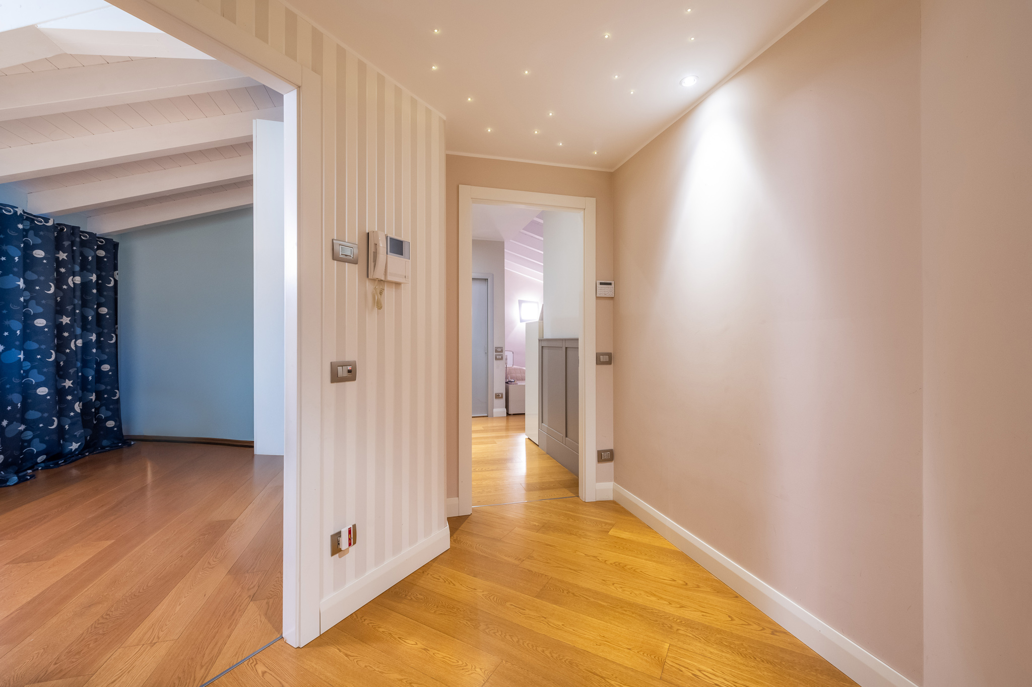 6 Bedroom Villa/Townhouse's Image 52