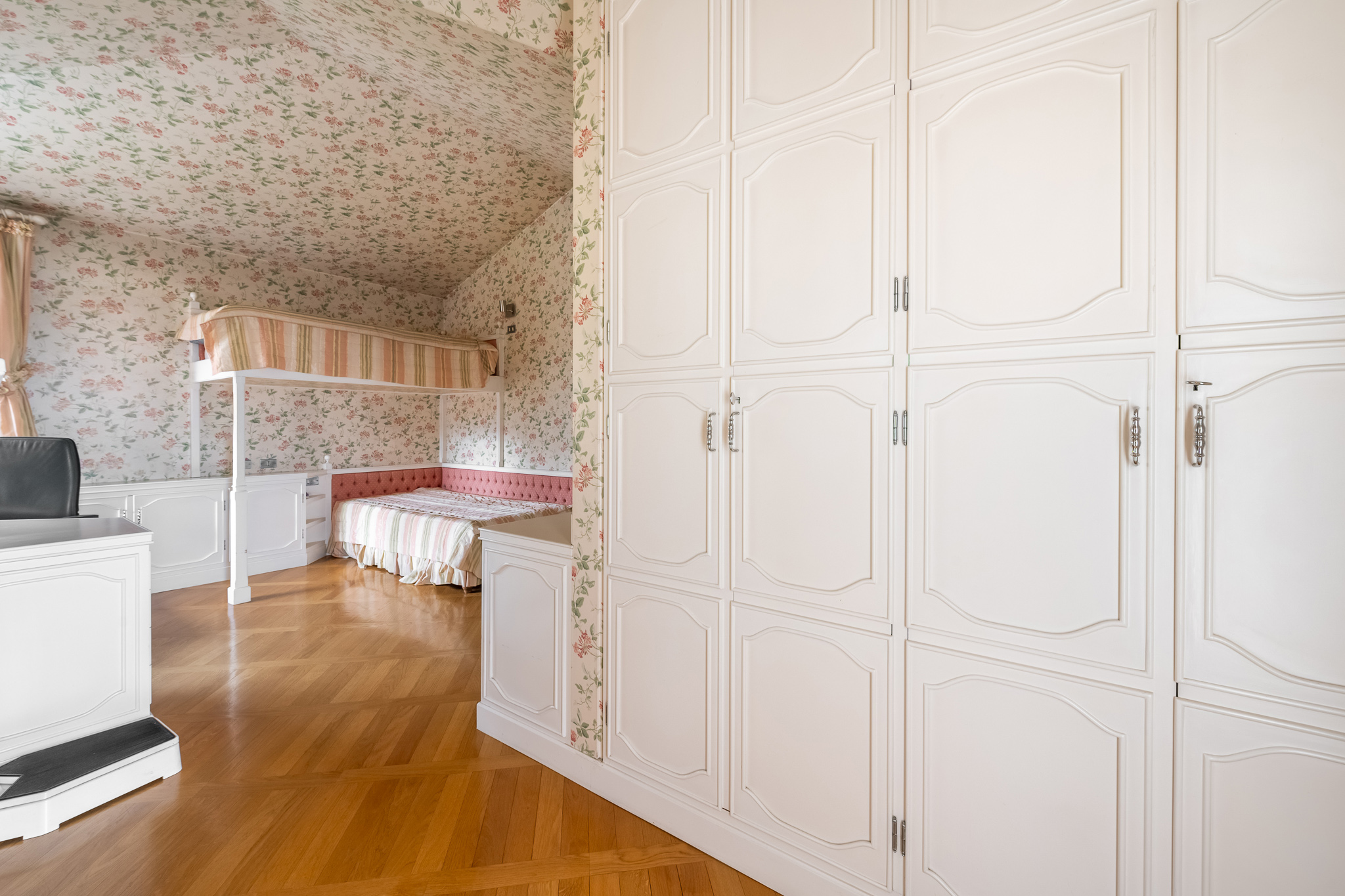 6 Bedroom Villa/Townhouse's Image 28