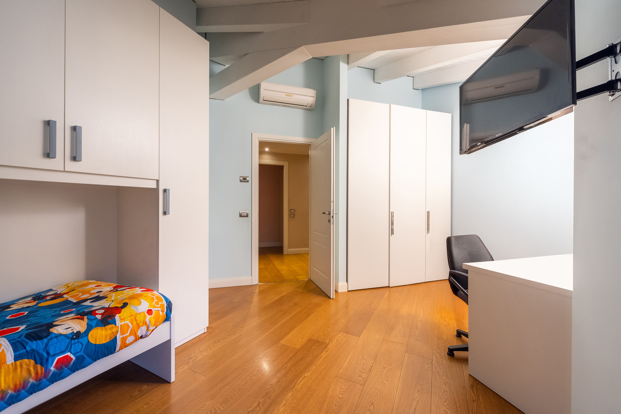 6 Bedroom Villa/Townhouse's Image 54