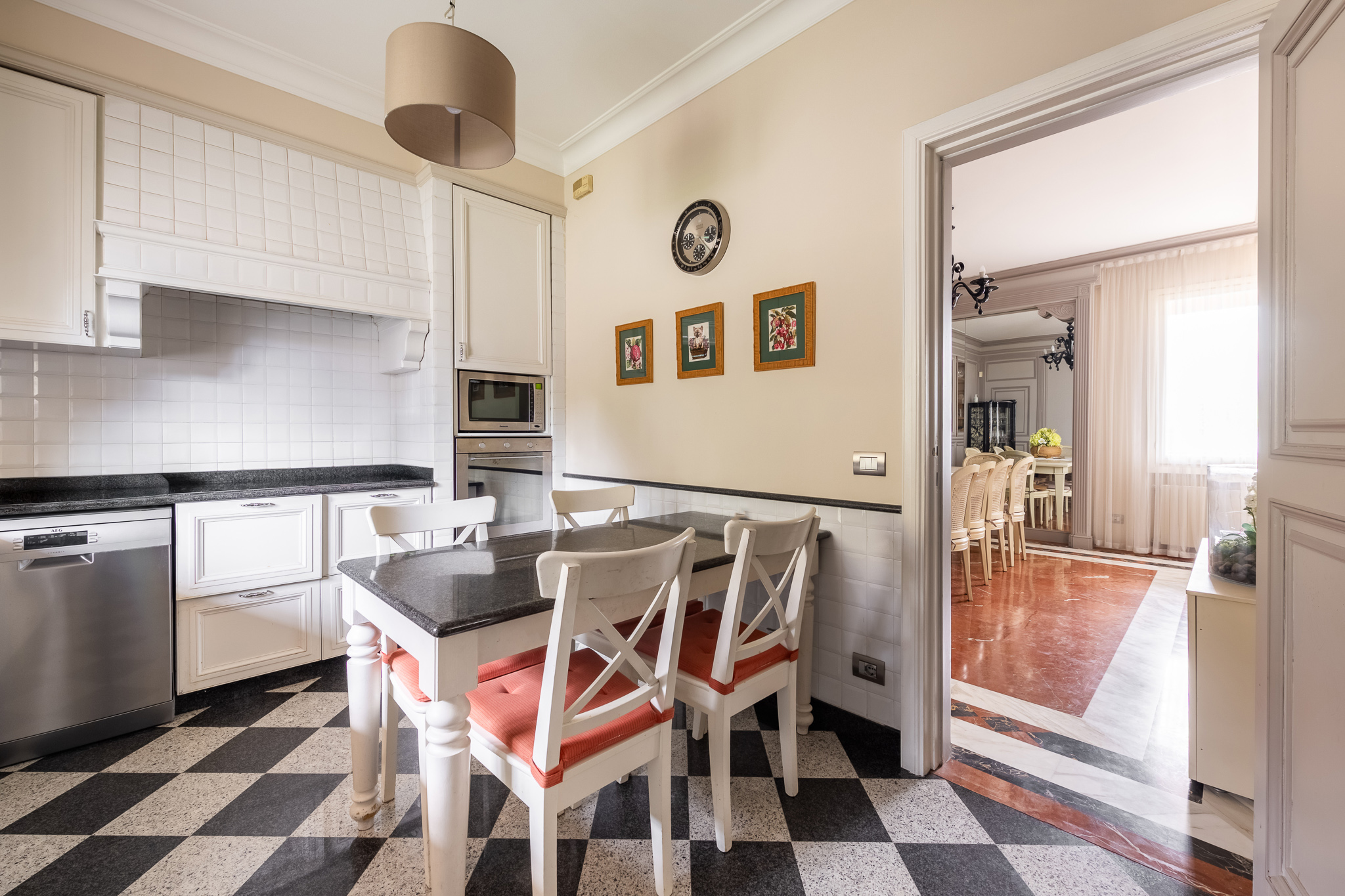 6 Bedroom Villa/Townhouse's Image 41