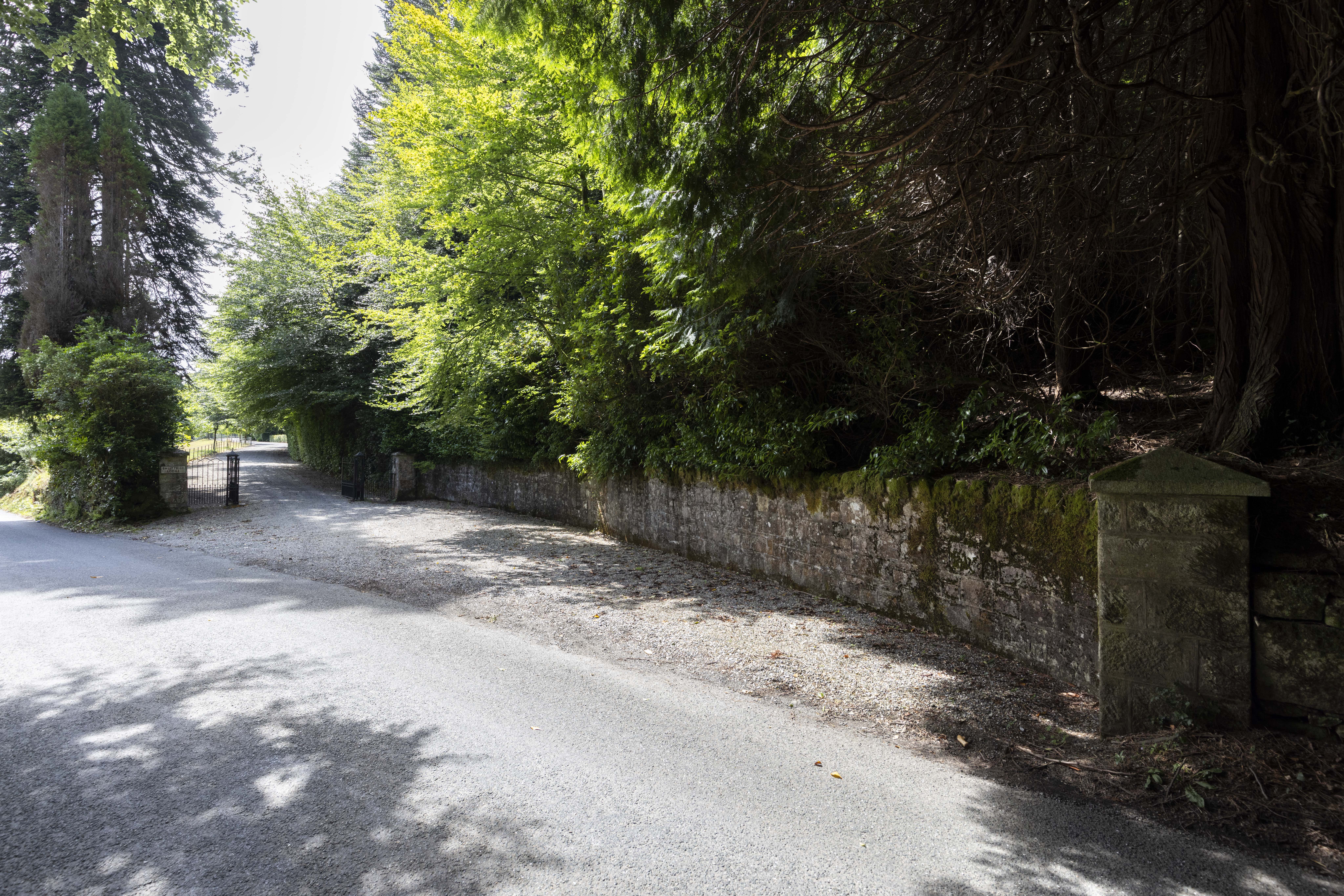 6 Bedroom Estate's Image 65