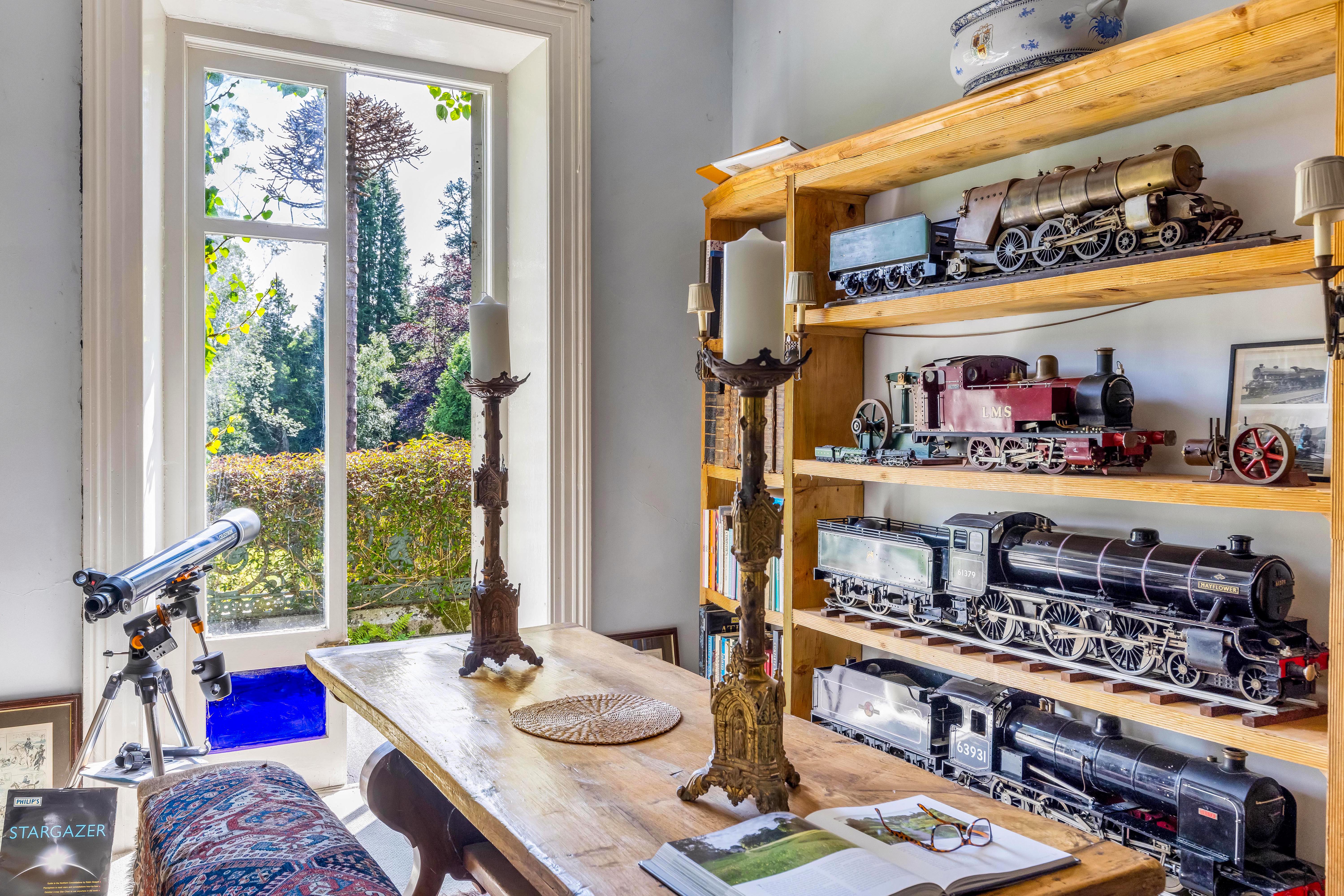 6 Bedroom Estate's Image 31