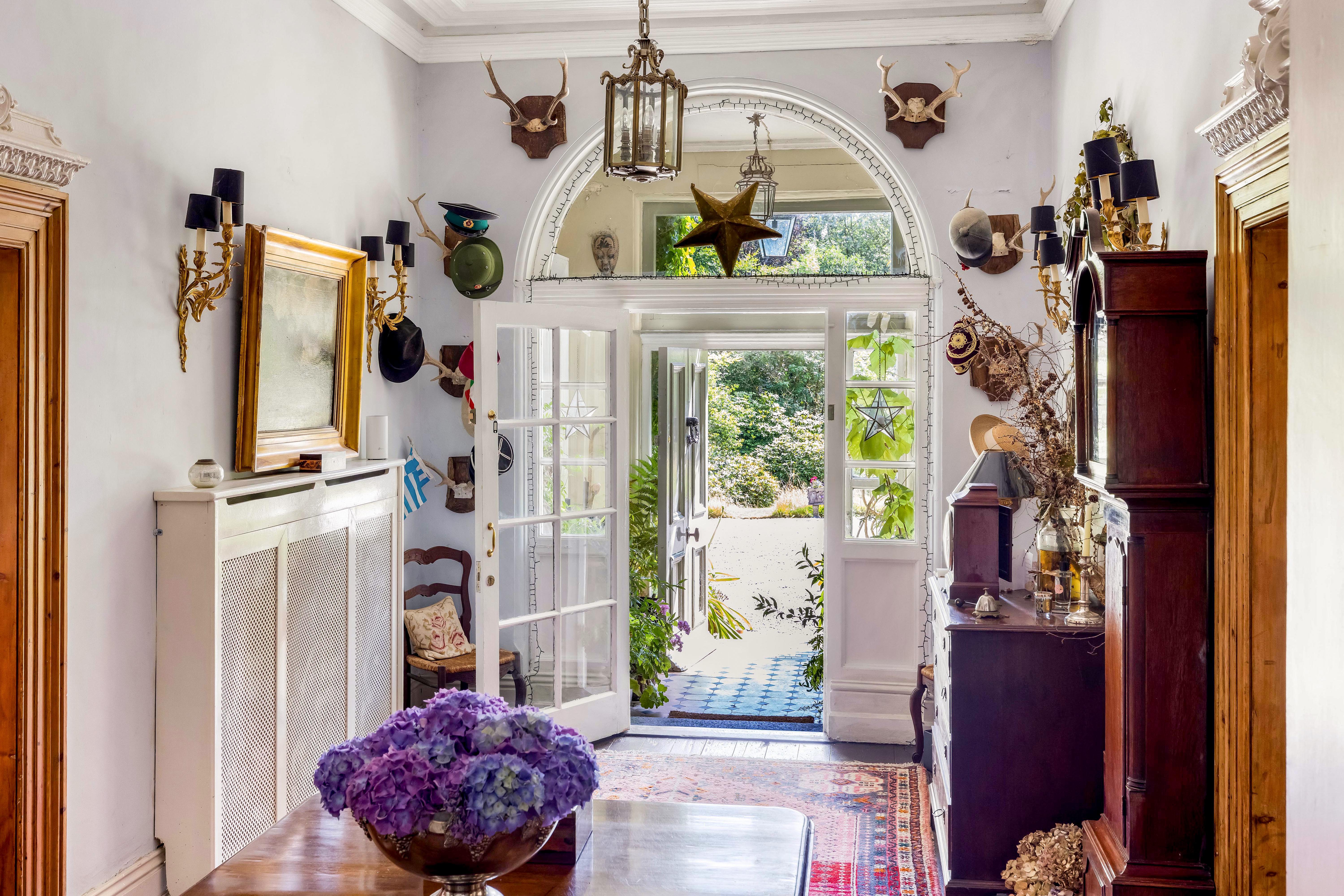 6 Bedroom Estate's Image 10