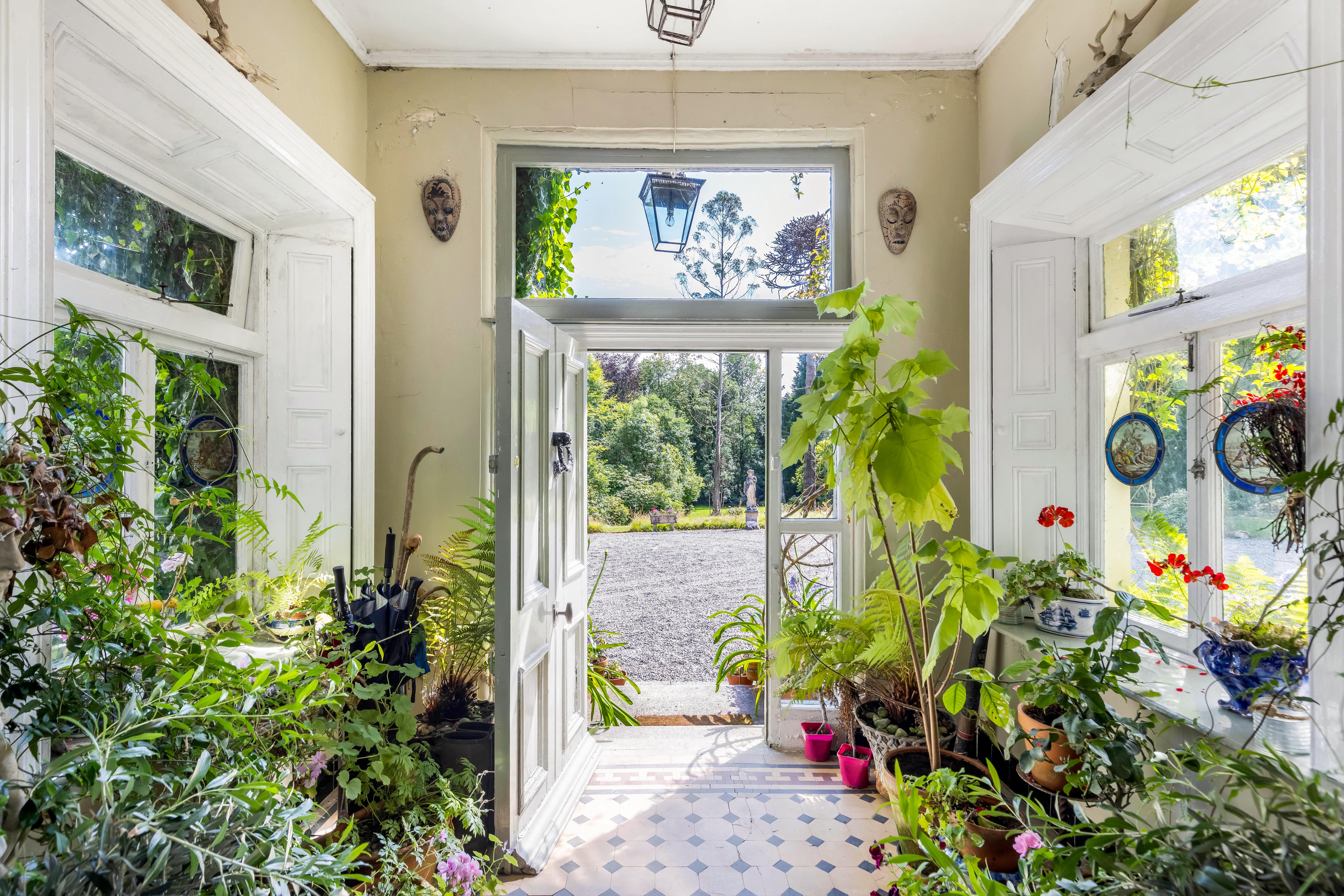 6 Bedroom Estate's Image 7