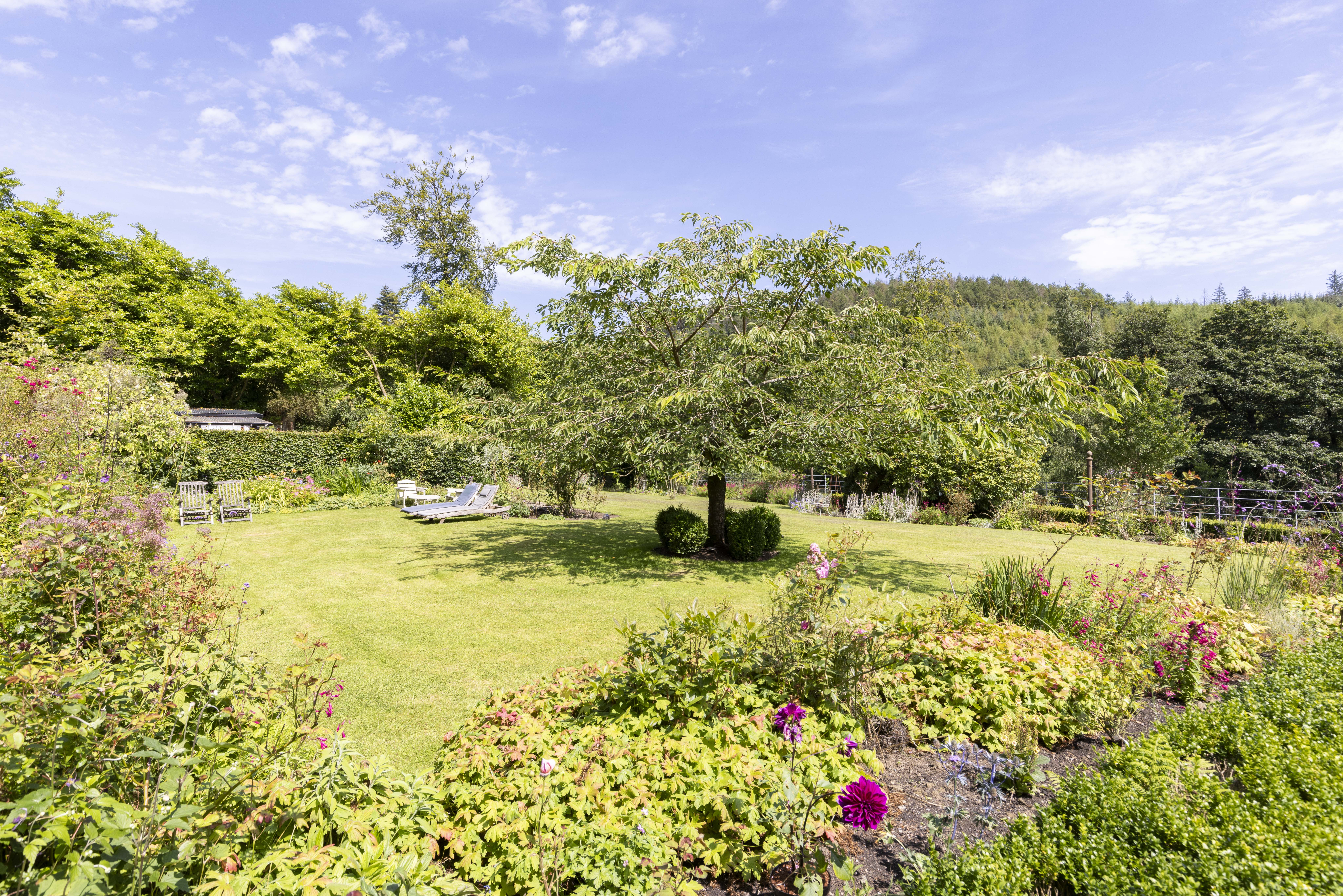 6 Bedroom Estate's Image 60