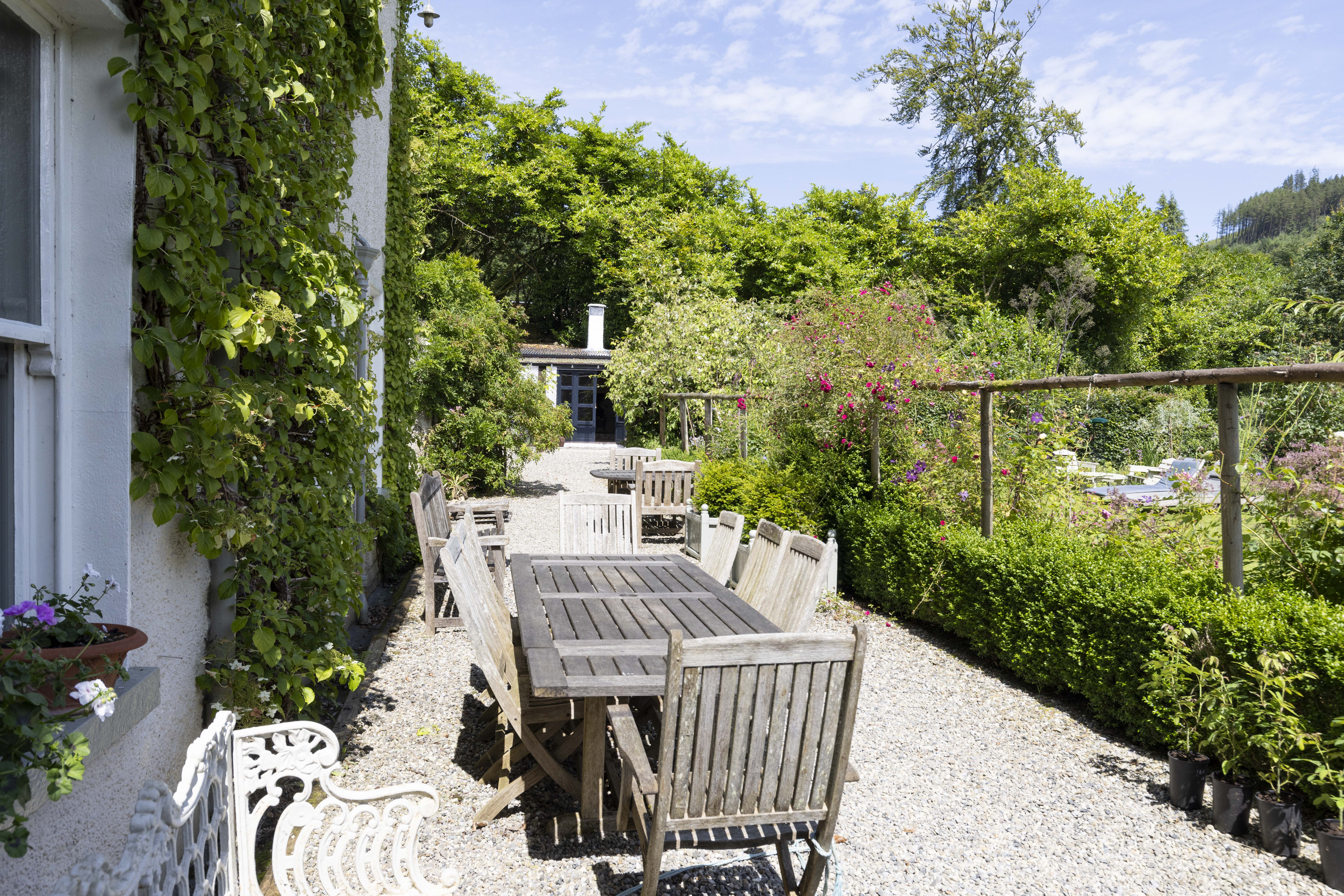 6 Bedroom Estate's Image 39