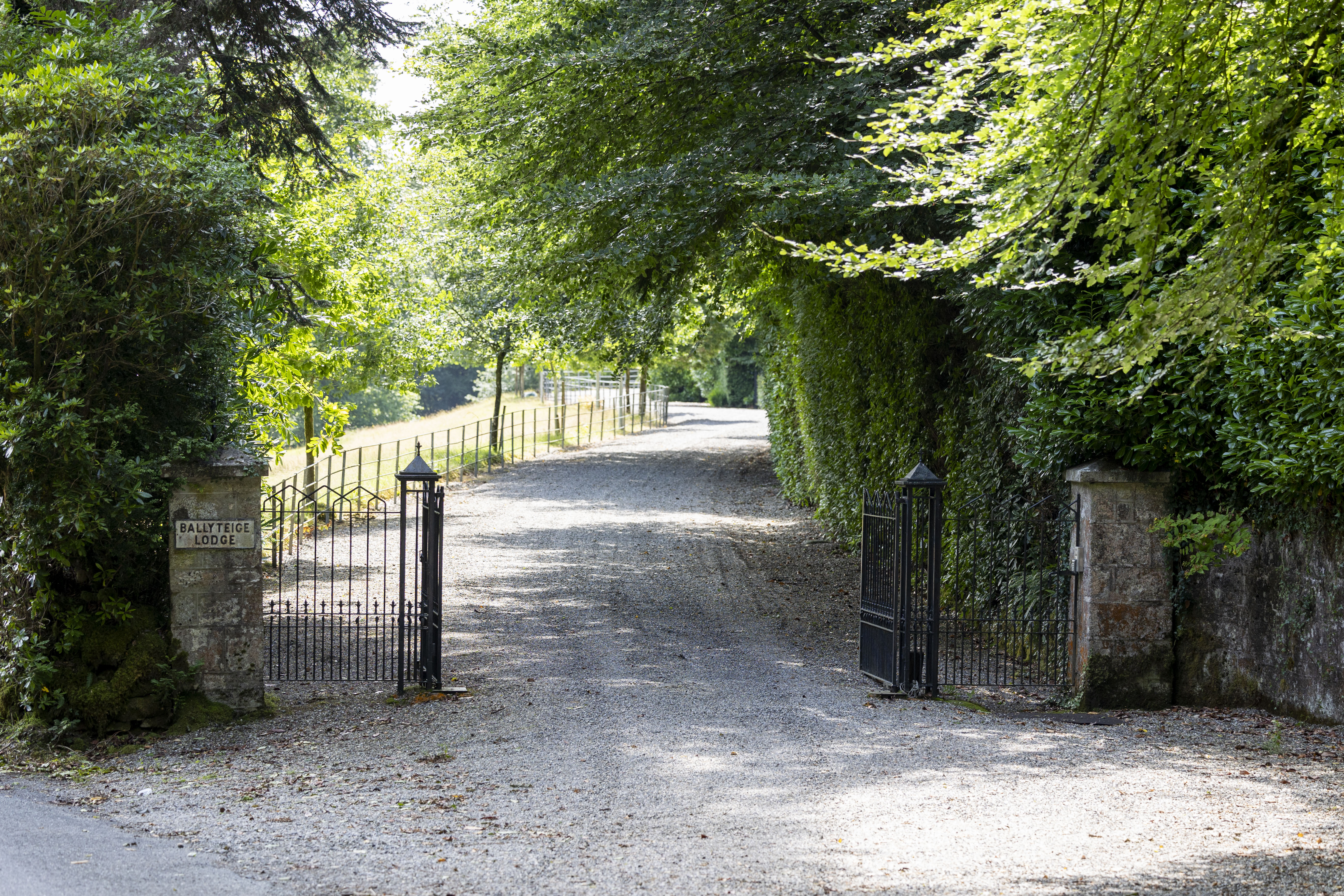 6 Bedroom Estate's Image 63