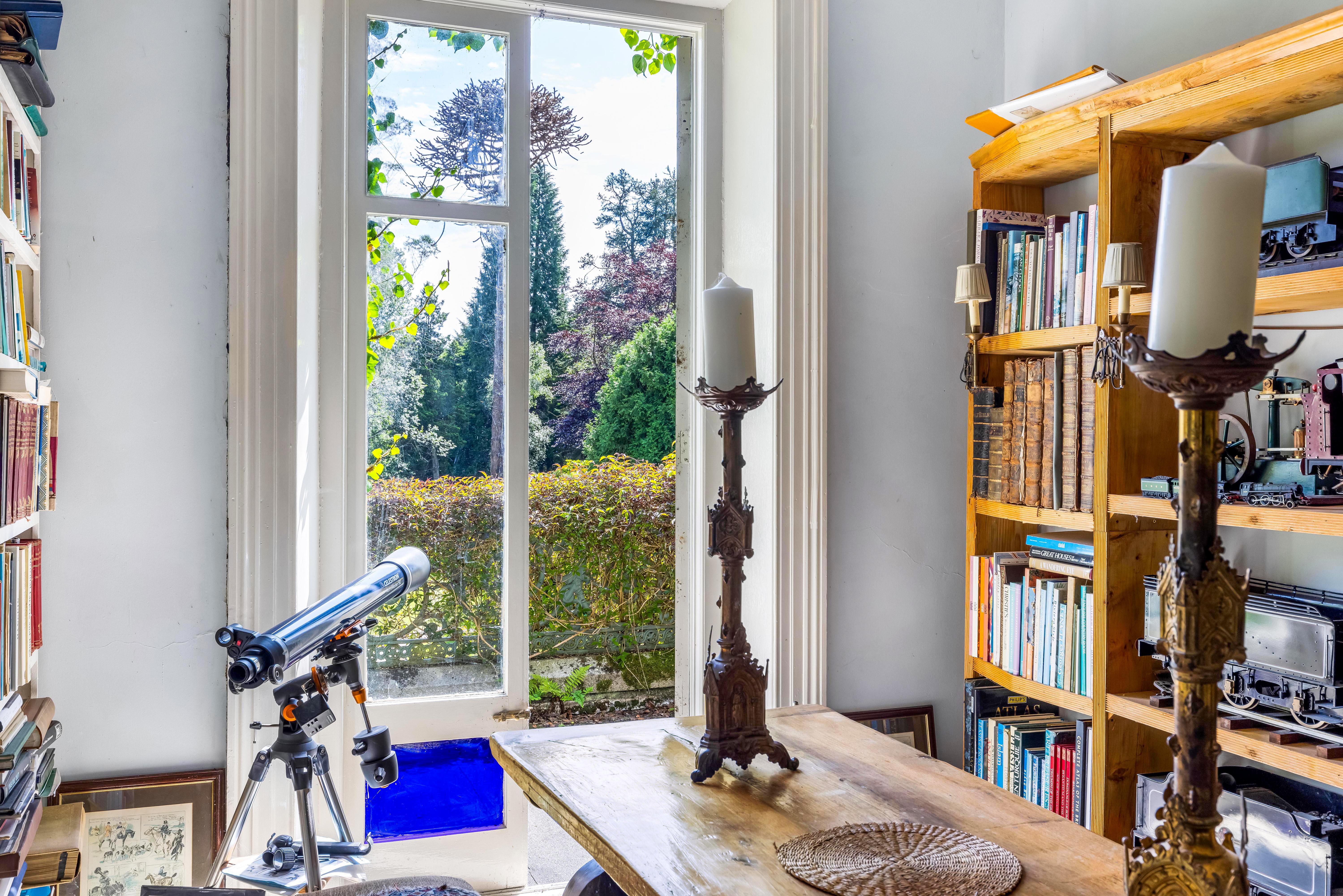 6 Bedroom Estate's Image 23