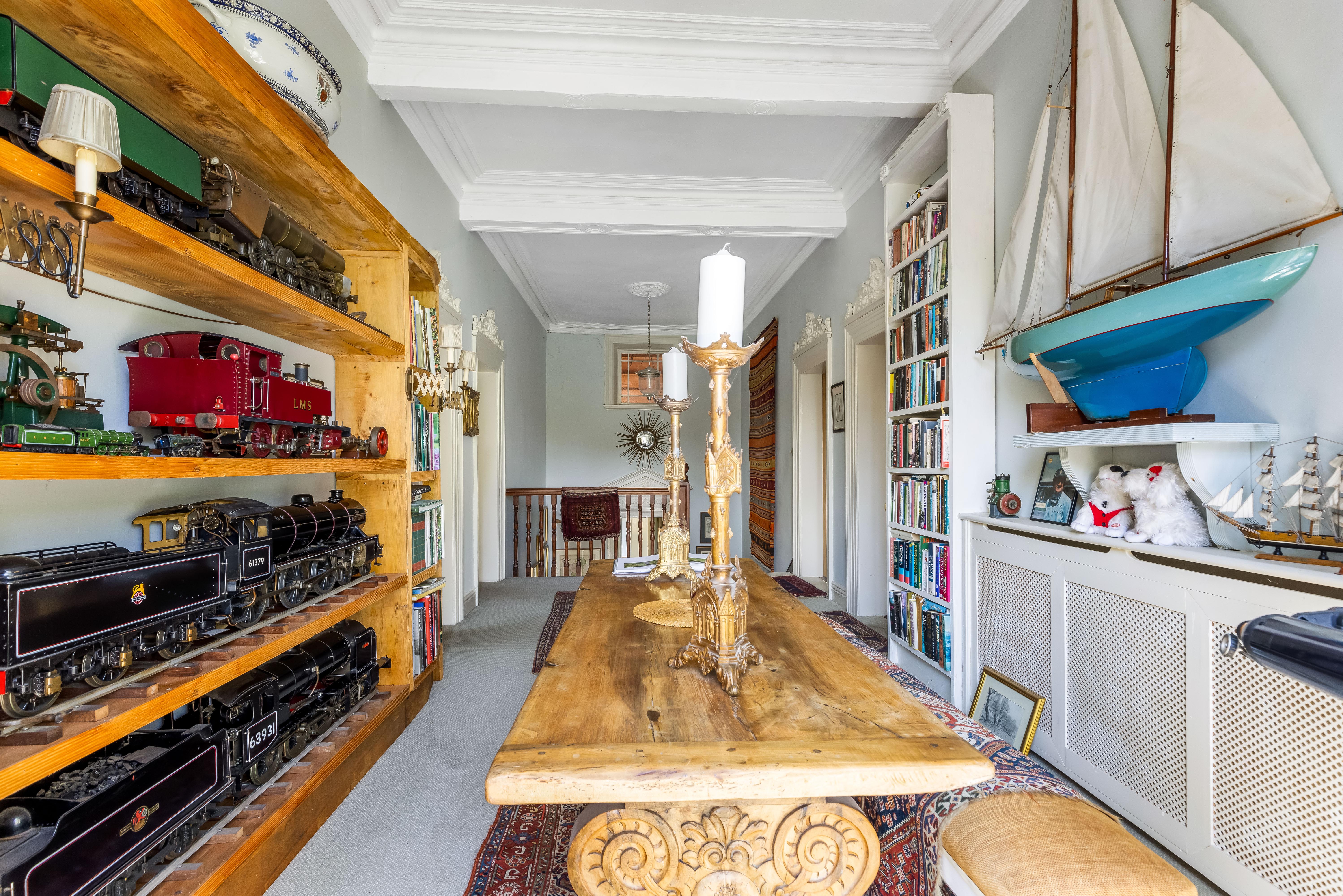 6 Bedroom Estate's Image 22
