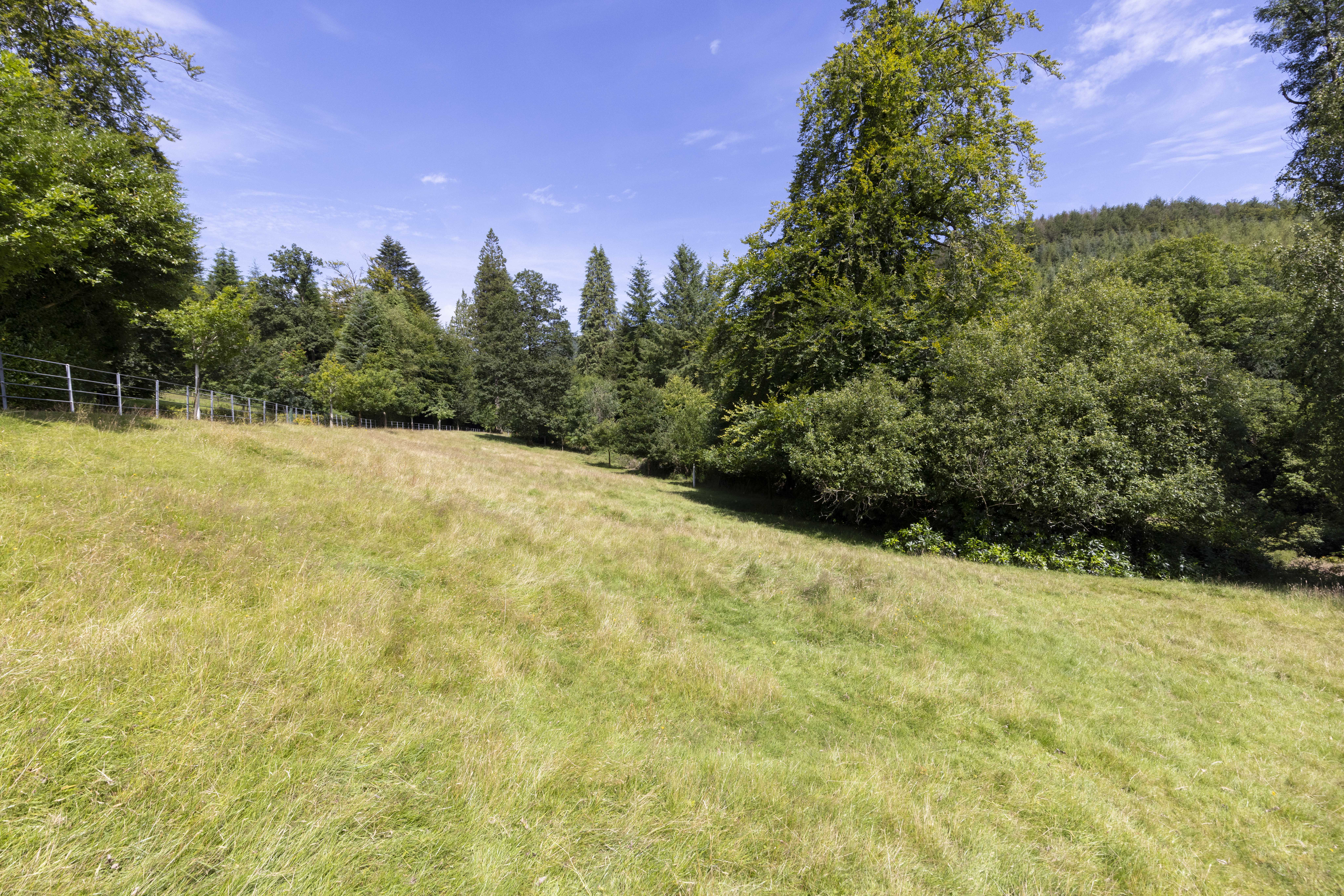 6 Bedroom Estate's Image 47