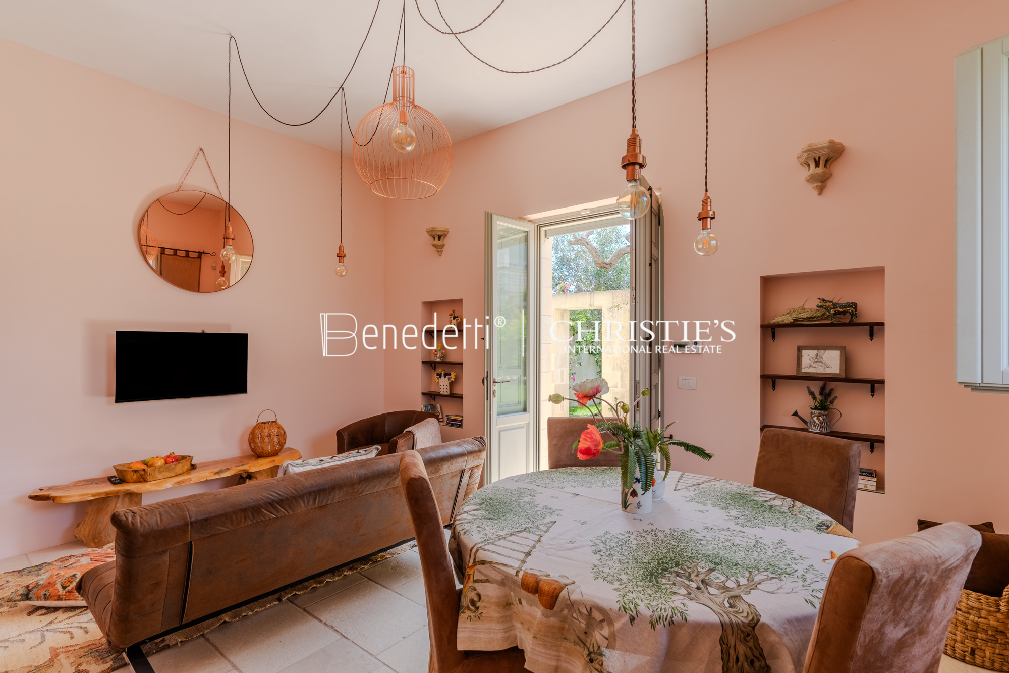 5 Bedroom Estate's Image 6