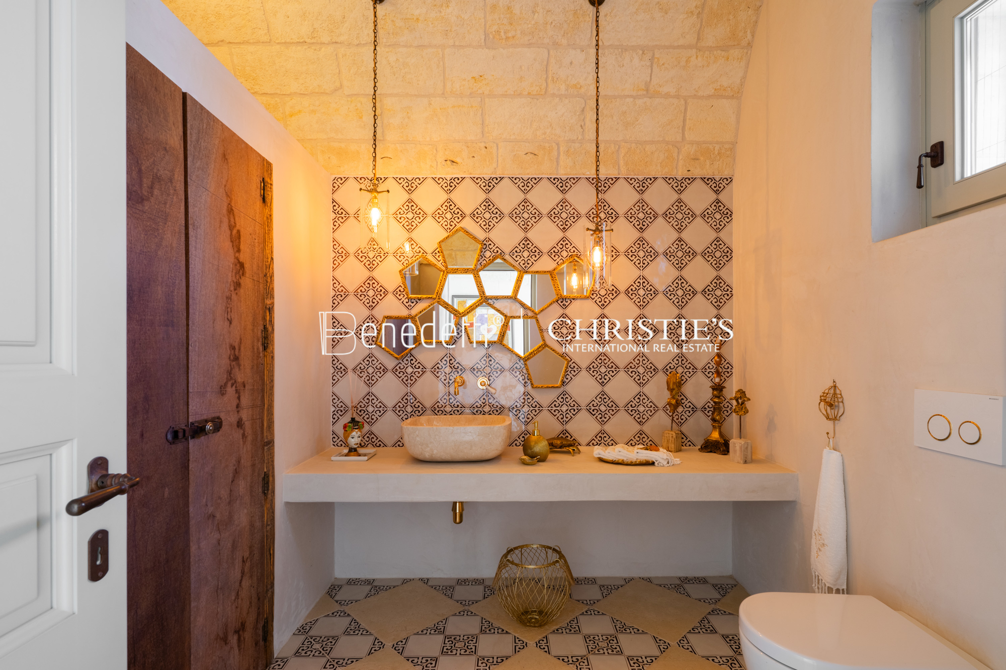 5 Bedroom Estate's Image 24