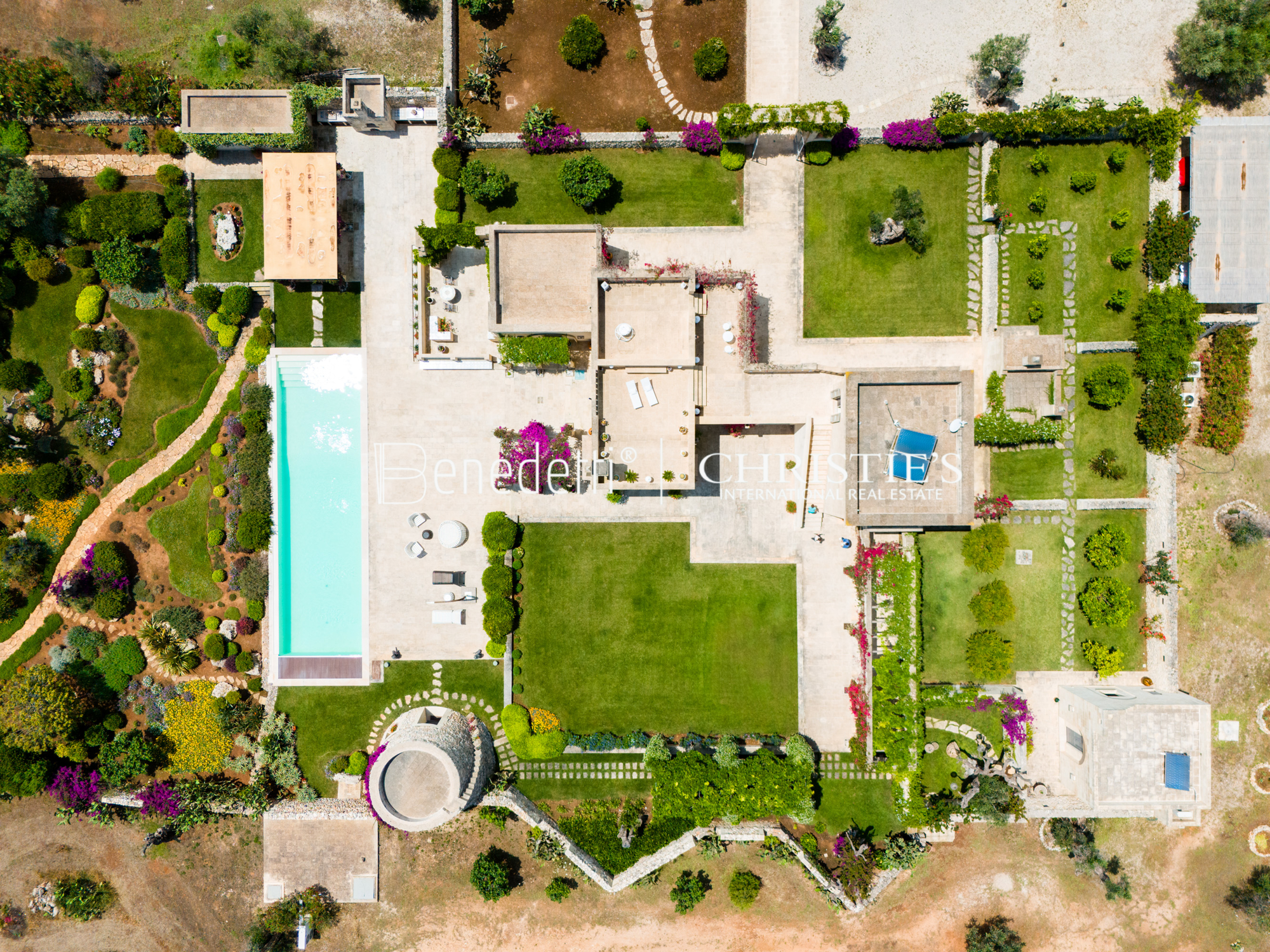 5 Bedroom Estate's Image 11