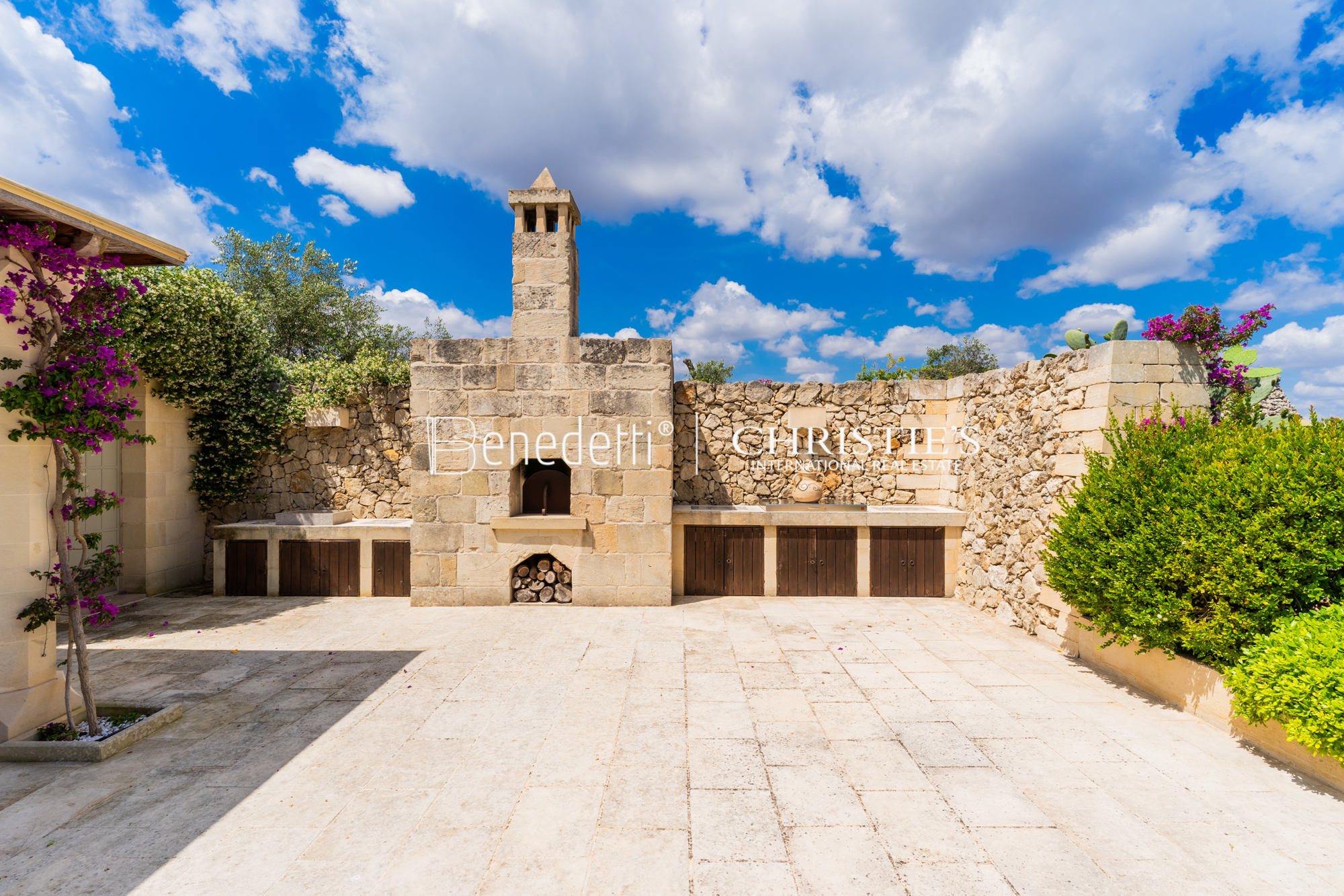 5 Bedroom Estate's Image 7