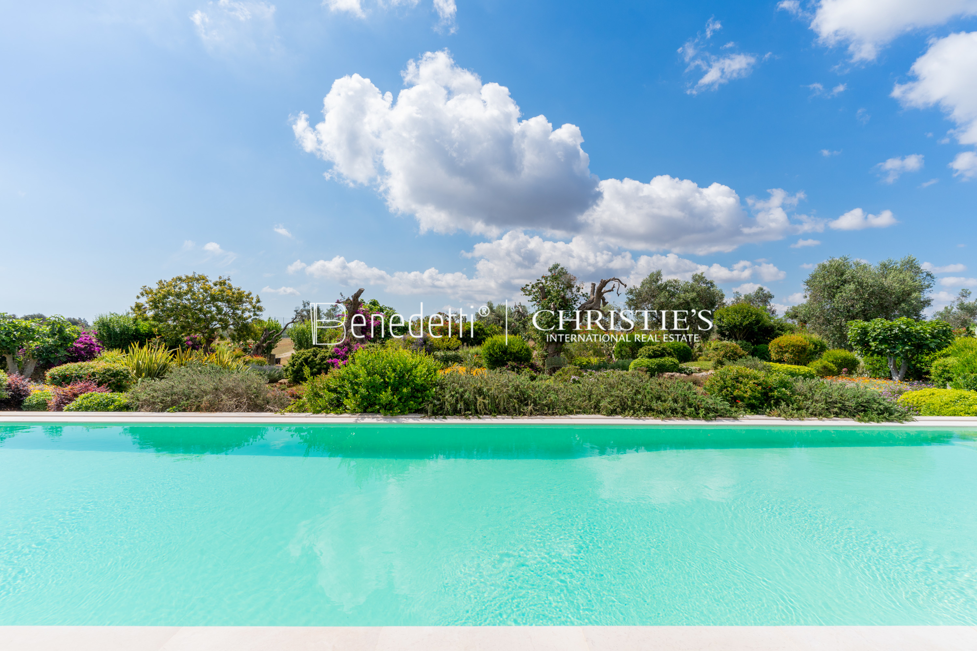 5 Bedroom Estate's Image 3