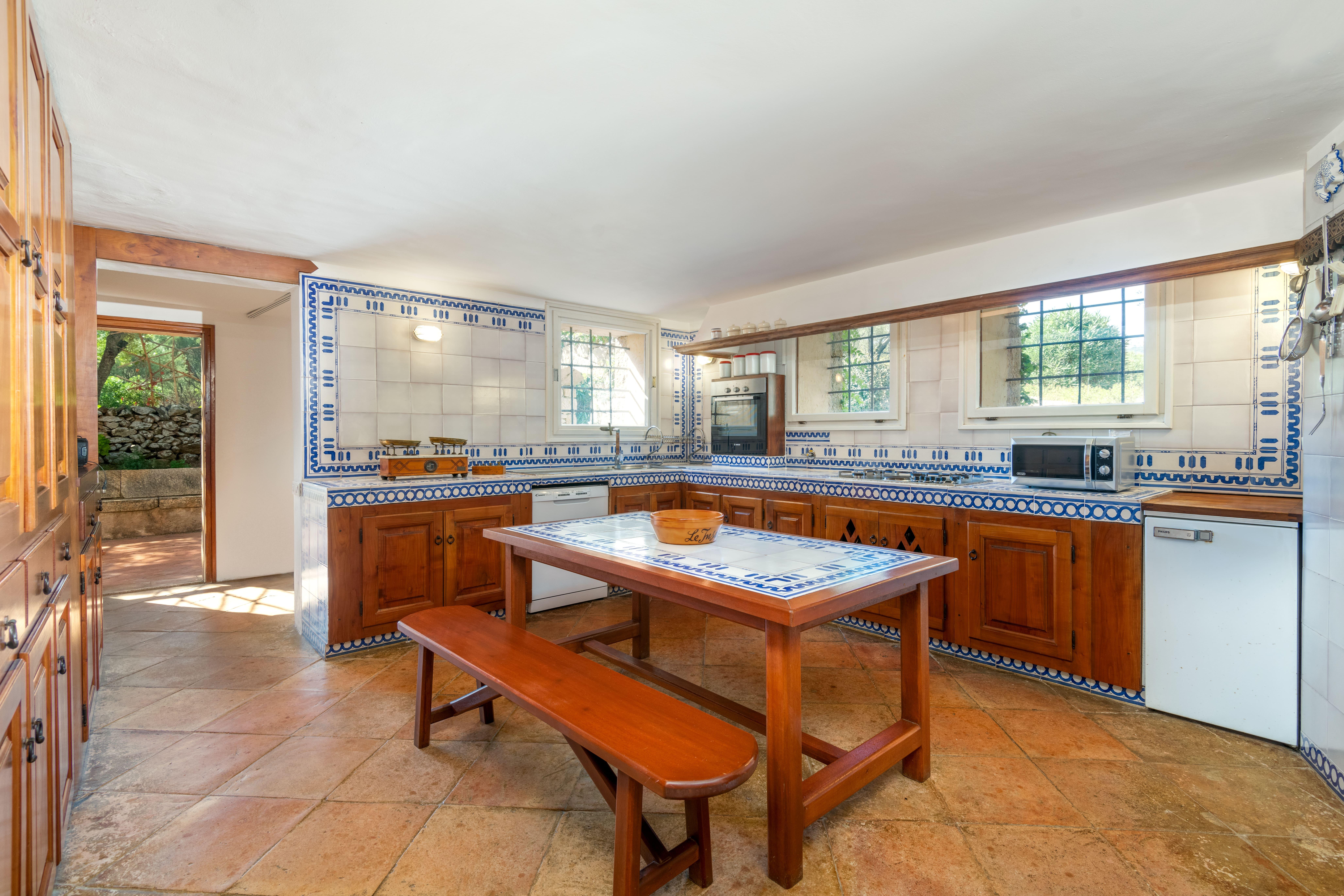 6 Bedroom Estate's Image 4