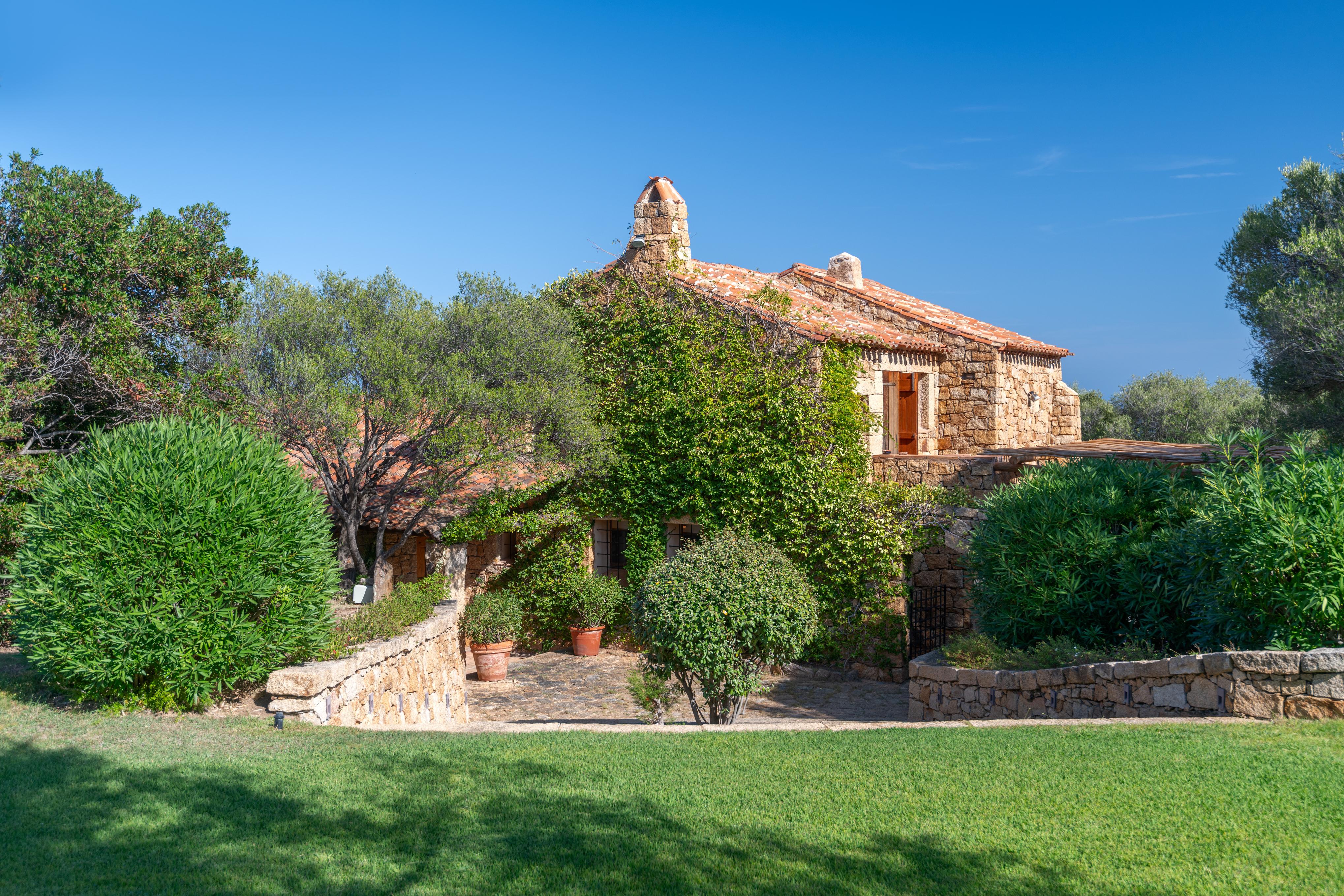 6 Bedroom Estate's Image 5