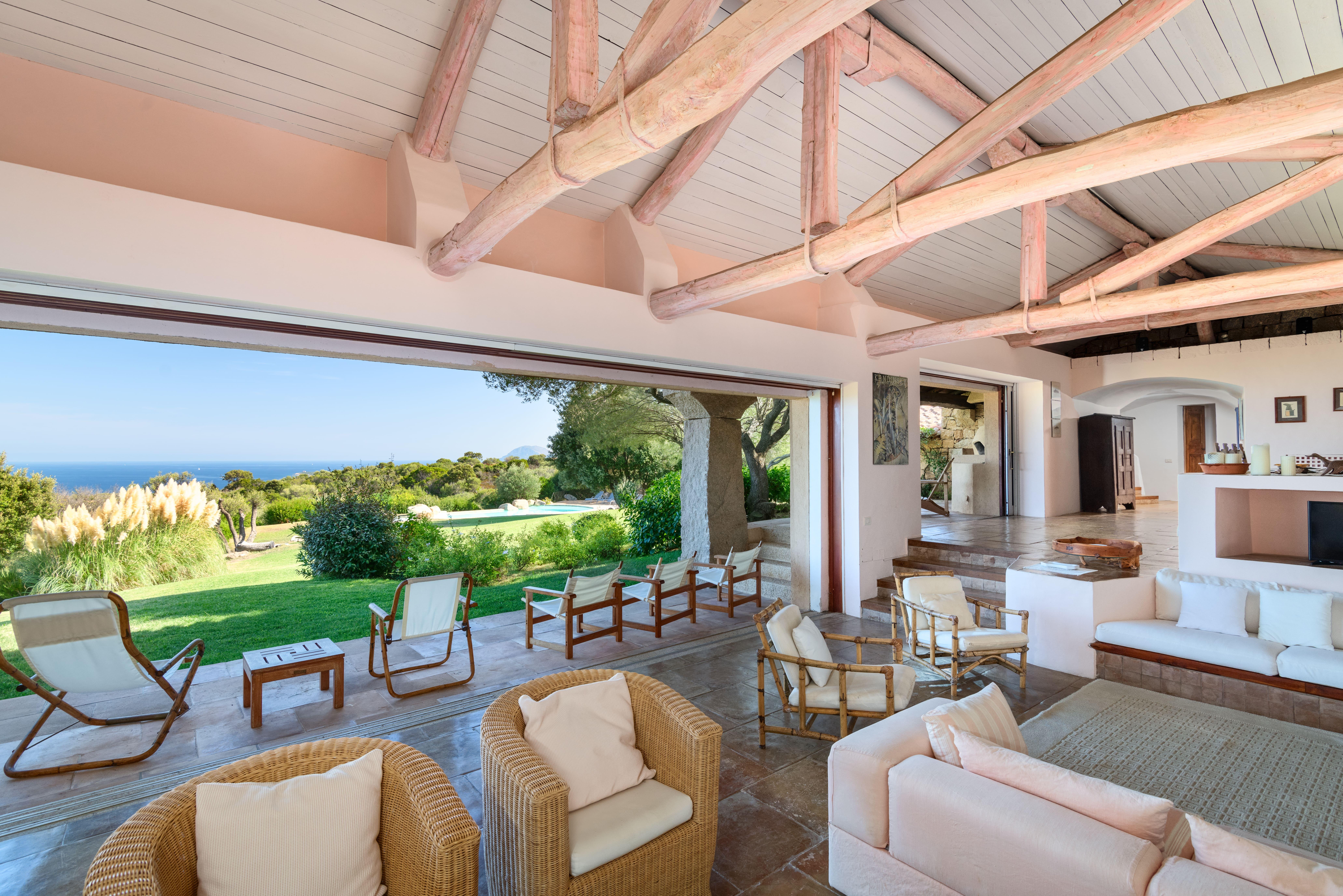 6 Bedroom Estate's Image 3