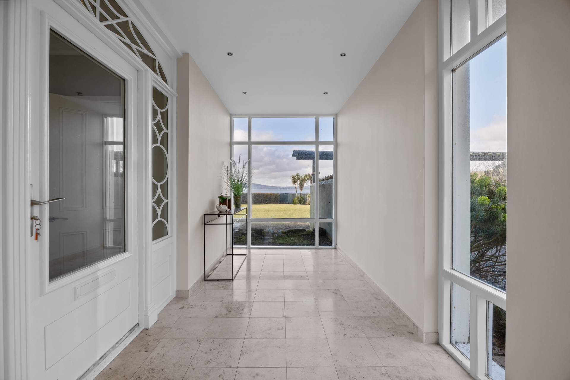 6 Bedroom Single Family Home/House's Image 4