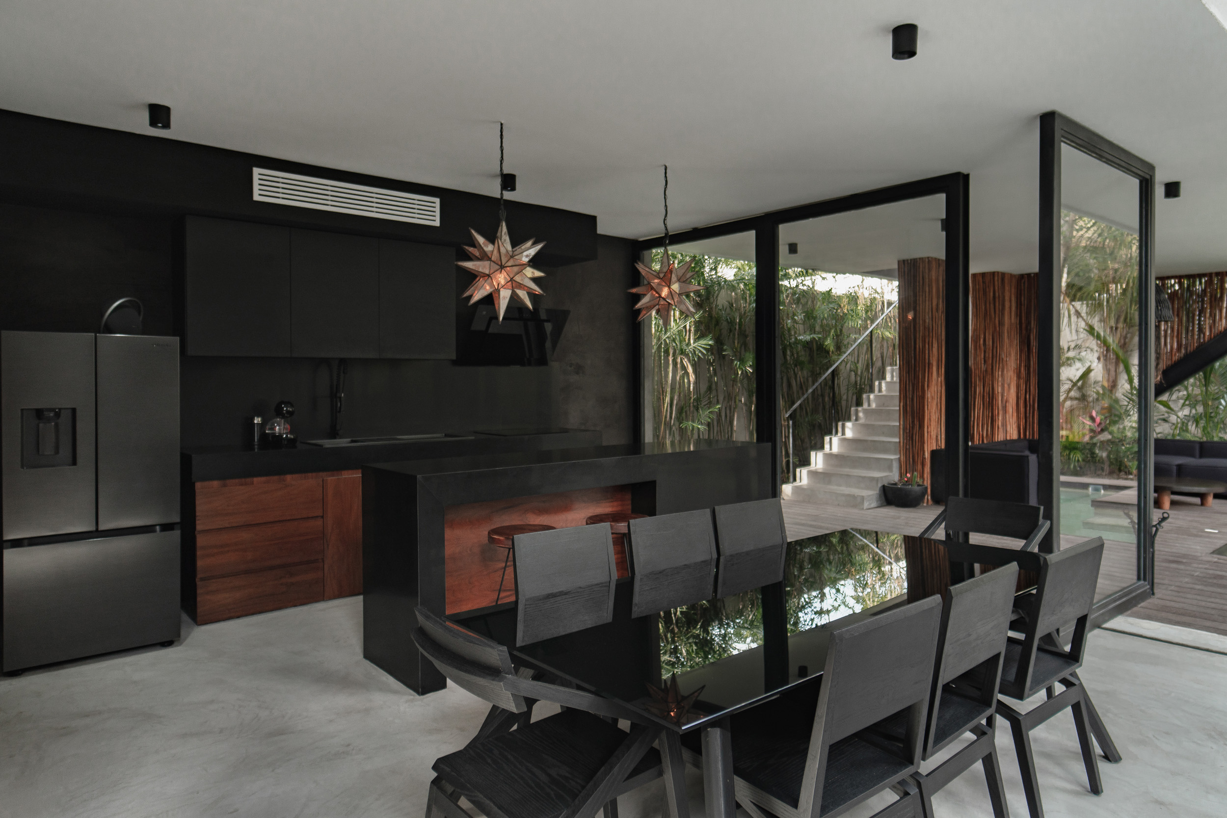 4 Bedroom Single Family Home/House's Image 6