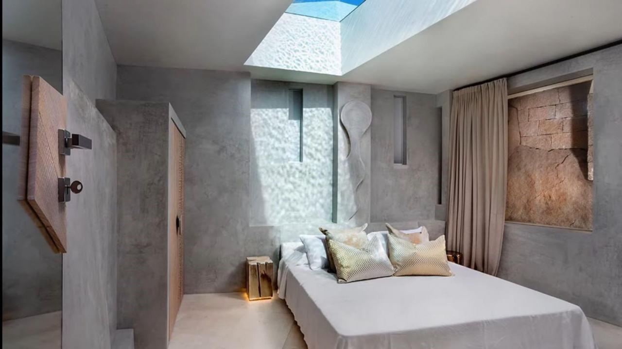 5 Bedroom Villa/Townhouse's Image 8