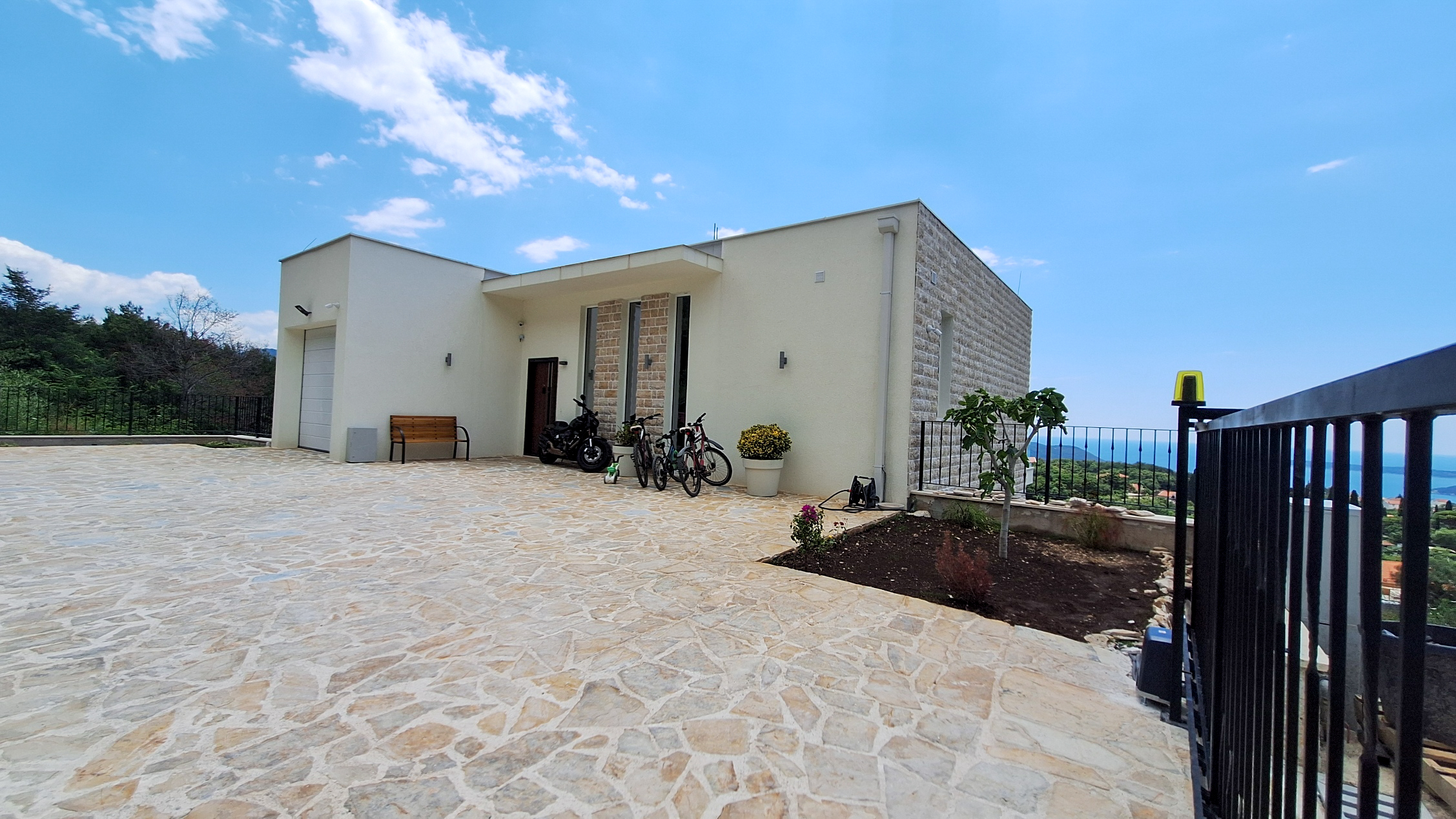 4 Bedroom Single Family Home/House's Image 25