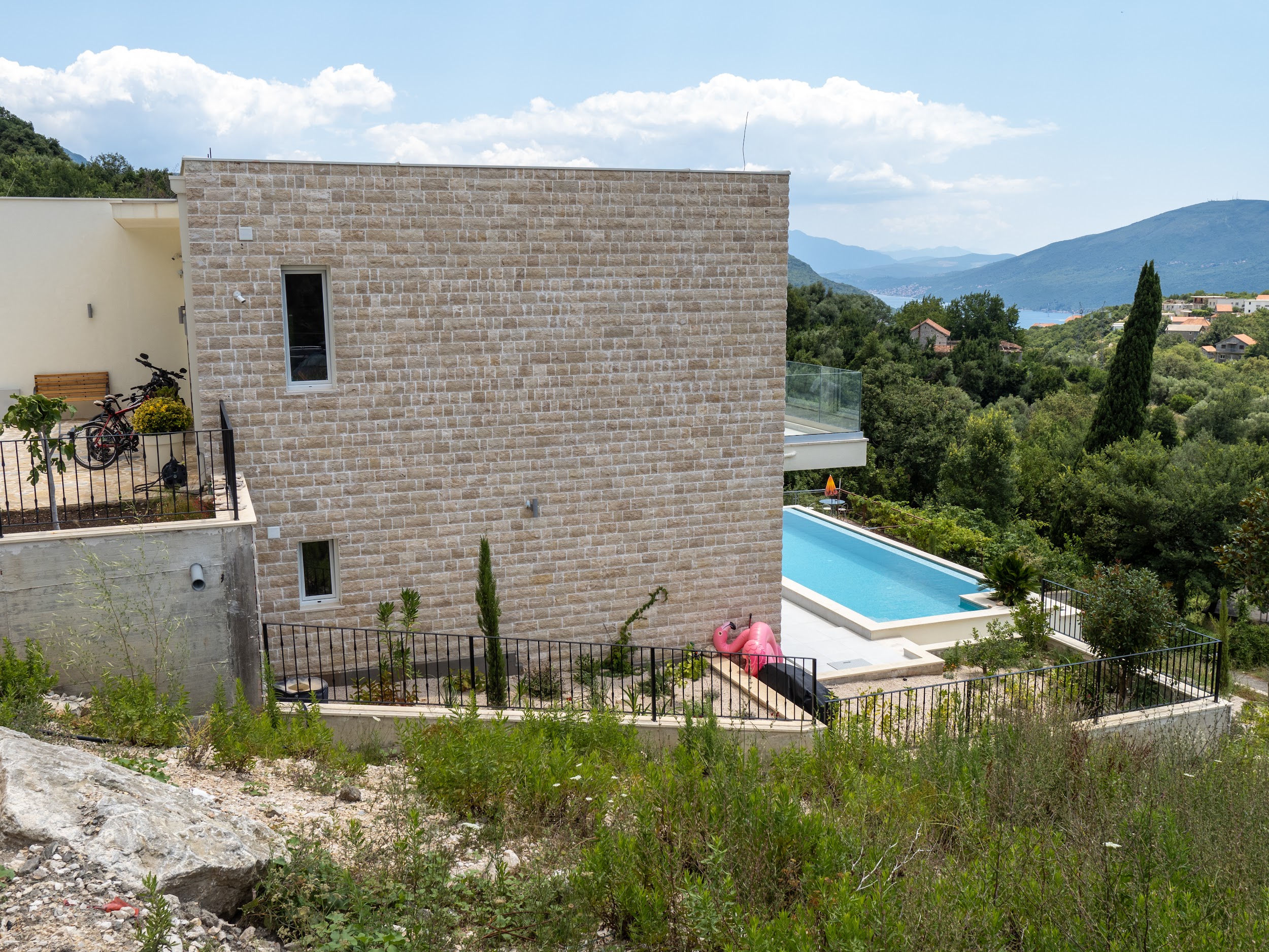 4 Bedroom Single Family Home/House's Image 20