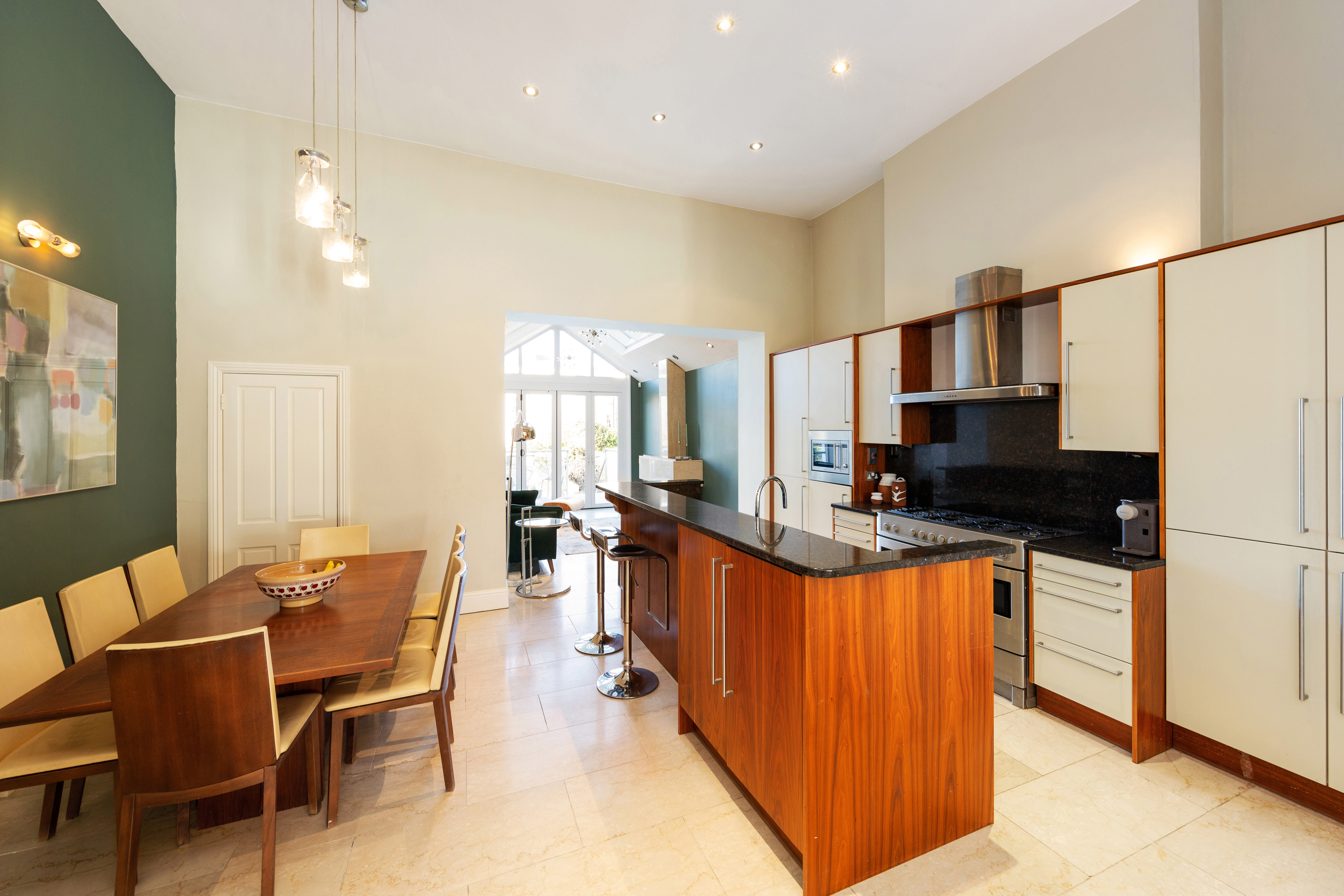 5 Bedroom Single Family Home/House's Image 7